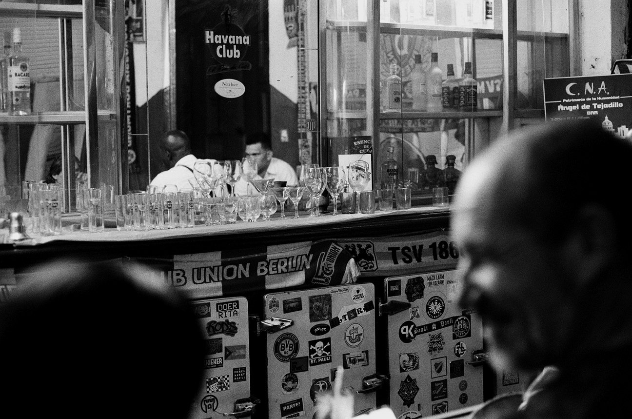 14+-+scene+de+bar+-+9429-02.jpg