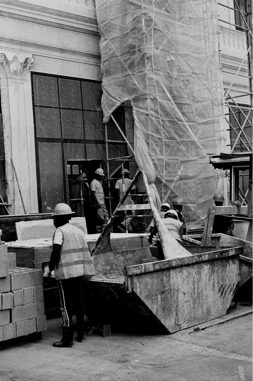 25+-+Construction+-+travailleurs+-+escalier+-+9431-07.jpg