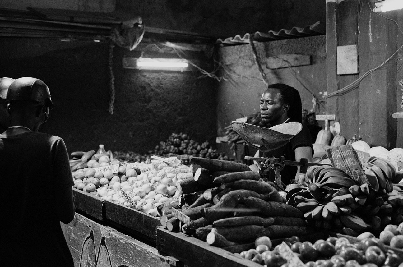 4+-+VENDEUR+DE+L%C3%89GUMES.jpg
