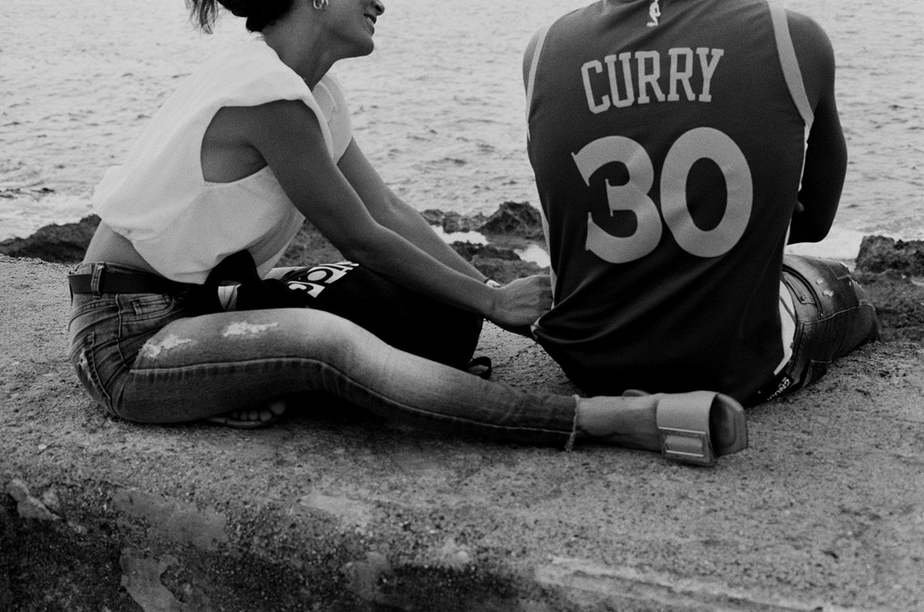 56+-+Femme+retient+son+homme+-+9439-01.jpg
