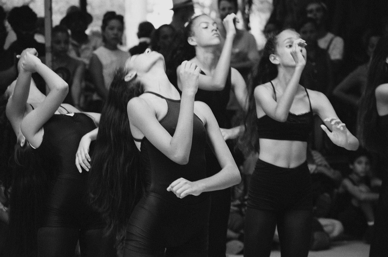 15+-+dance+moderne+-+jeunes+filles+en+noir+-+1938-03.jpg