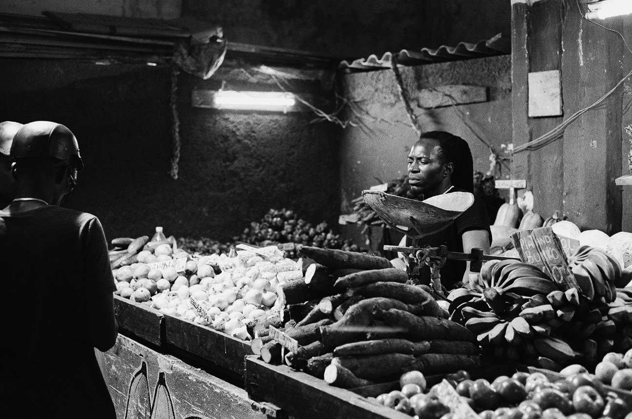 4+-+VENDEUR+DE+L%C3%89GUMES.jpg