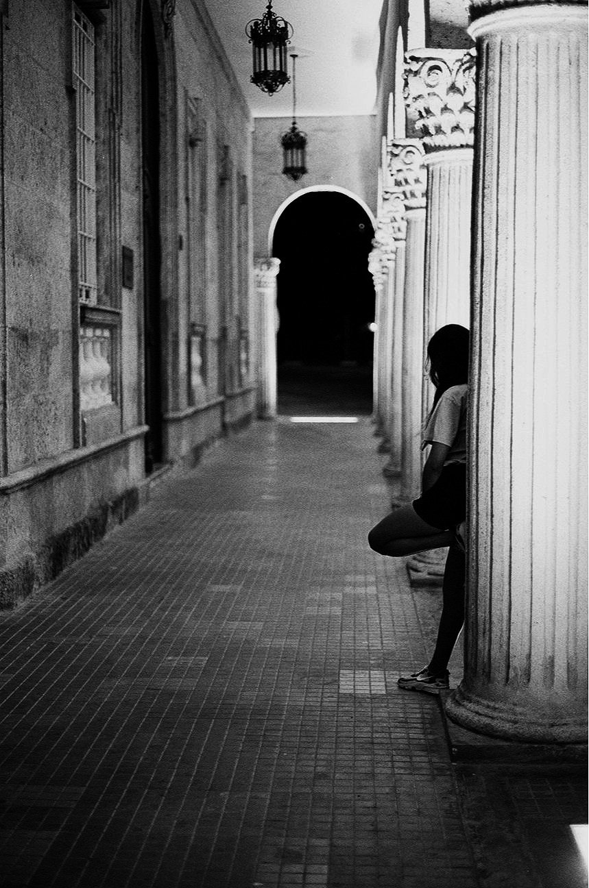 76%2B-%2BColonne%2B-%2Bmendiante%2B-%2B9442-01.jpg