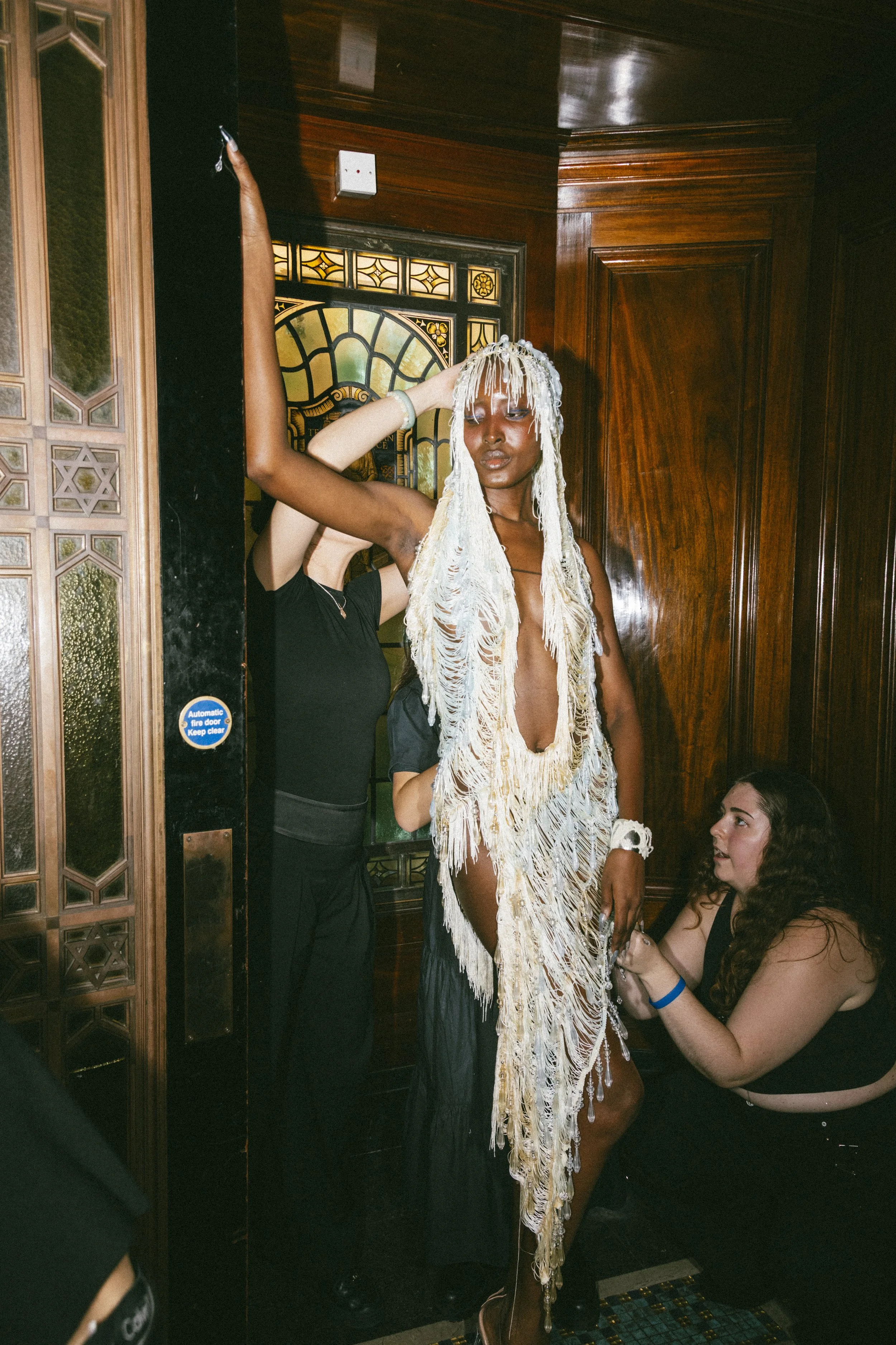 KarinaBond_Backsatge_CarlaFuster0070.jpg
