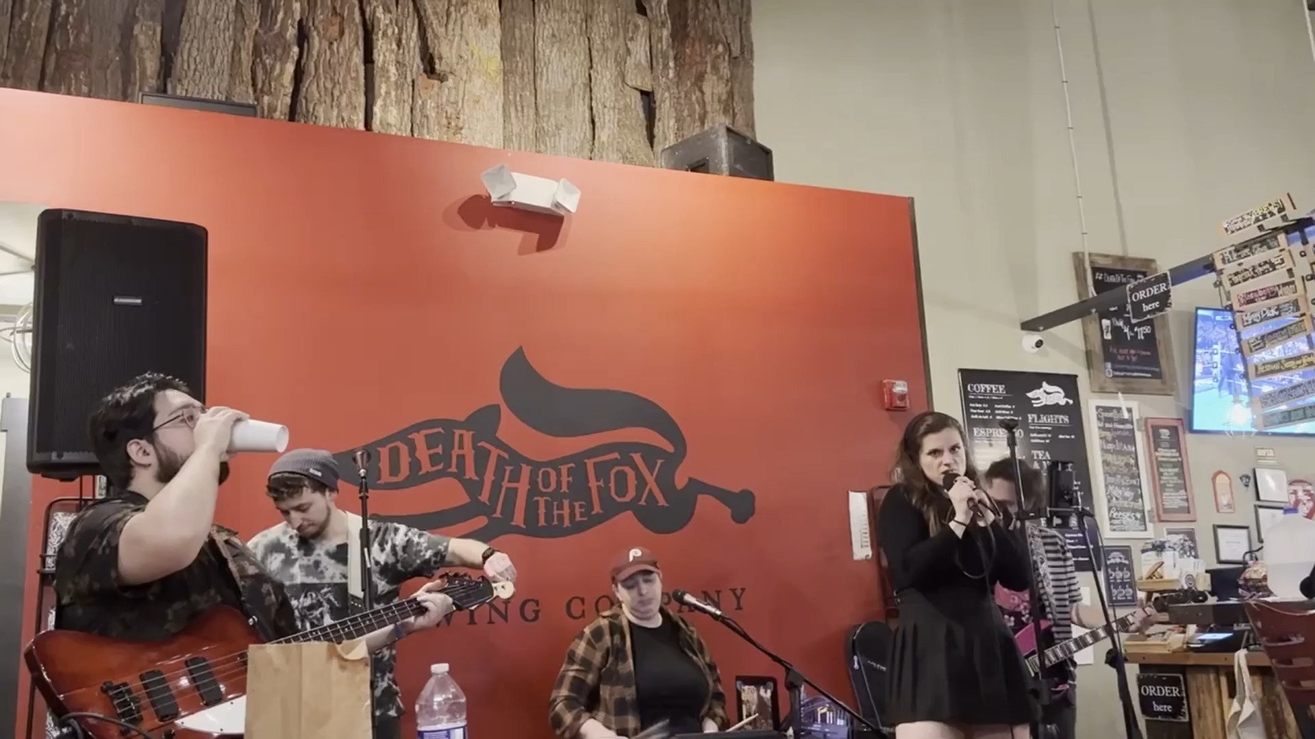 Evanescence - Bring Me to Life from our most recent show at @deathofthefoxbrewingco !!
#emo #poppunk #southjersey #njmusic #philly #coverbands #evanescence #rock