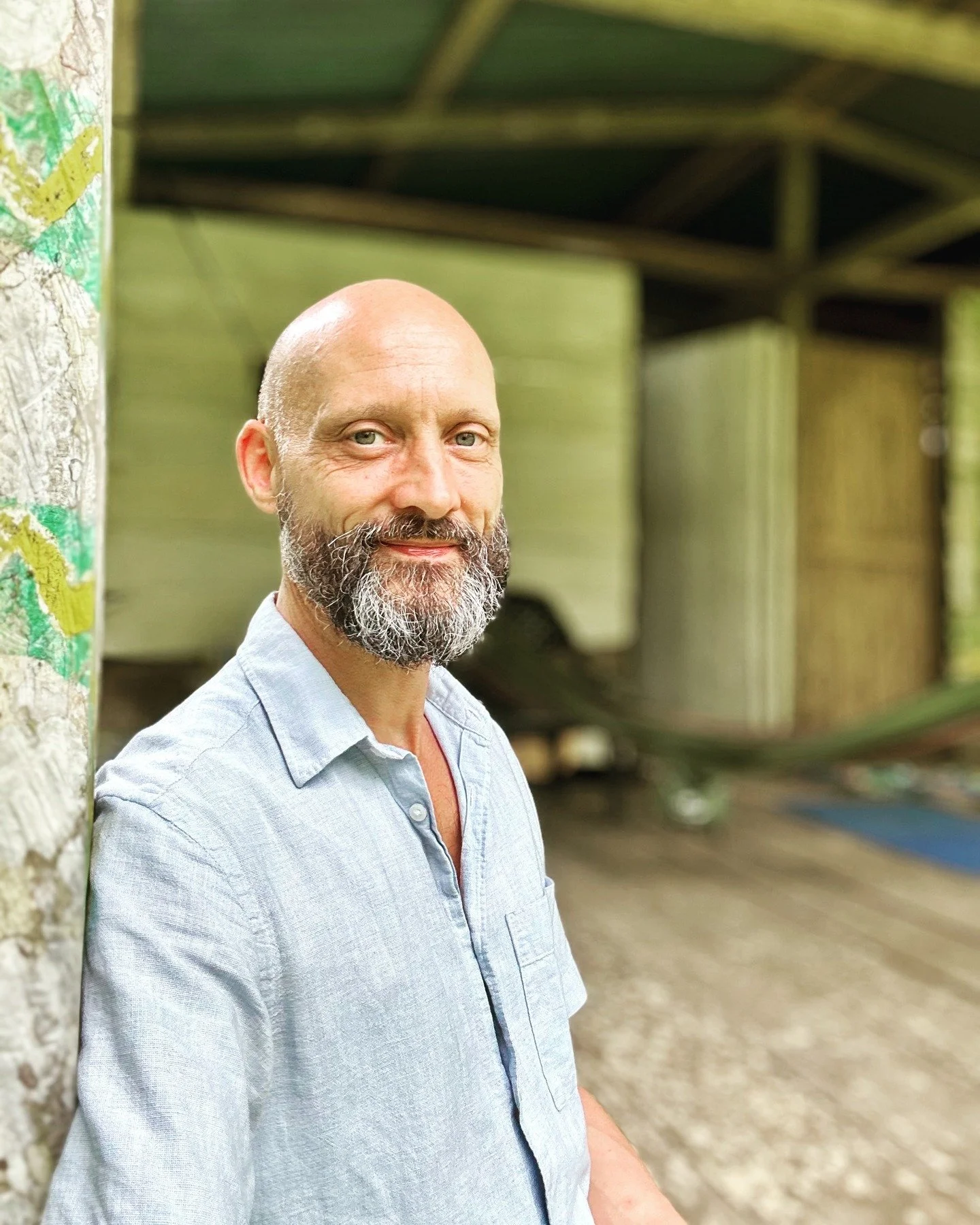 Hi und viele Gr&uuml;&szlig;e aus Kolumbien,
ich wollte eigentlich drei Wochen offline sein &ndash; und heute schreibe ich trotzdem. Keine Lust, mich zum Nichtschreiben zu zwingen.

Heute Morgen: Kakao, Yoga, Flussbaden. Ich sp&uuml;re, wie es in mir