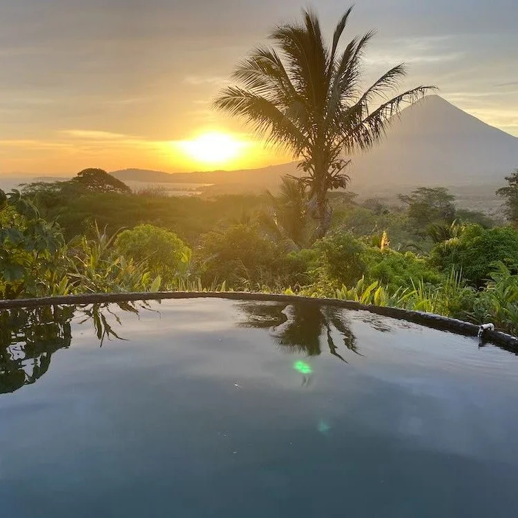 Come and visit me on OMETEPE in Nicaragua in the community project InanItah Water Season.

15th of February until 15th of March. 
Going back to one of the places on this planet that touches my heart again and again deeply in many ways.

The sunsets, 