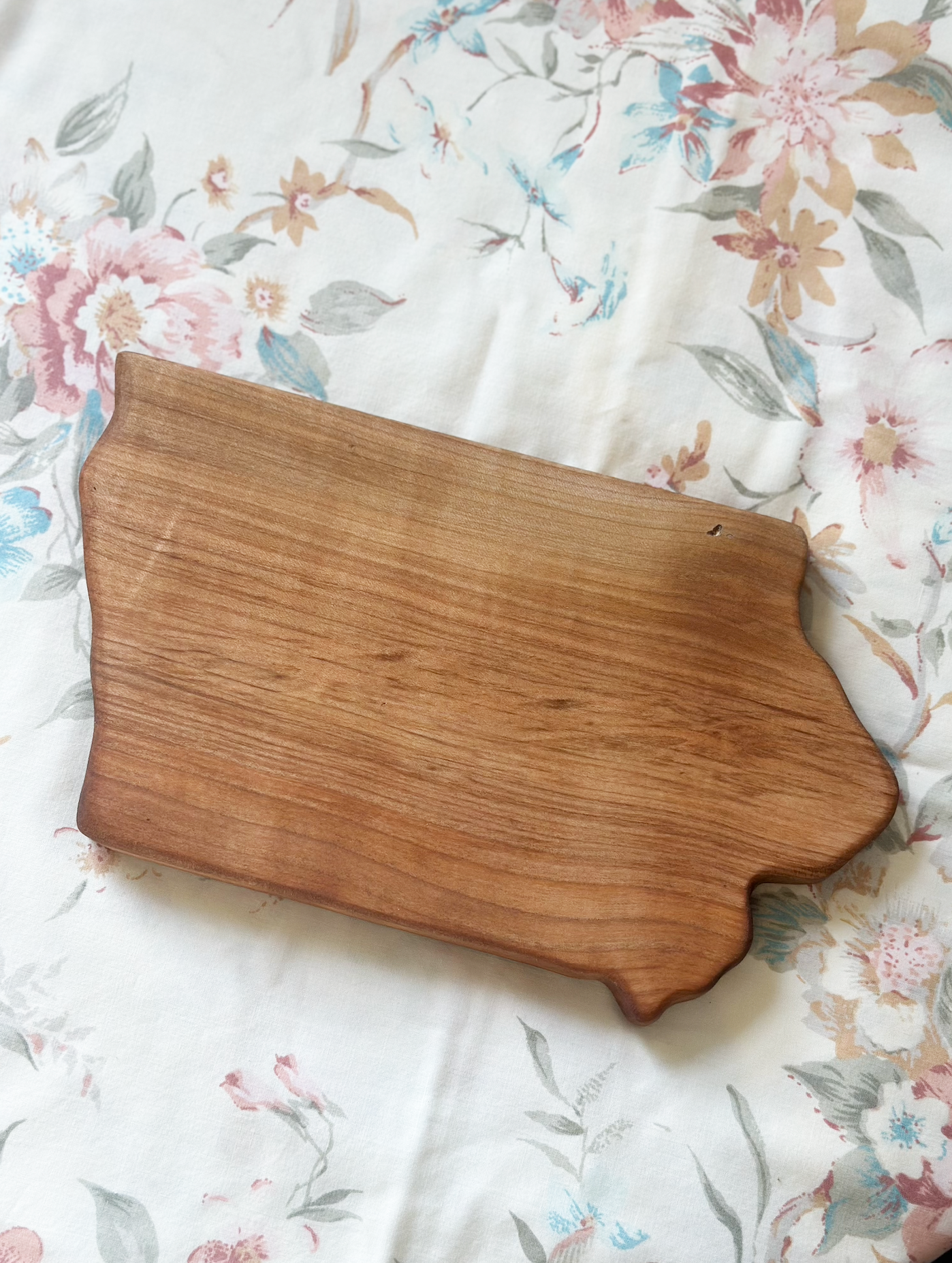 Iowa Cutting Board - Maple.png