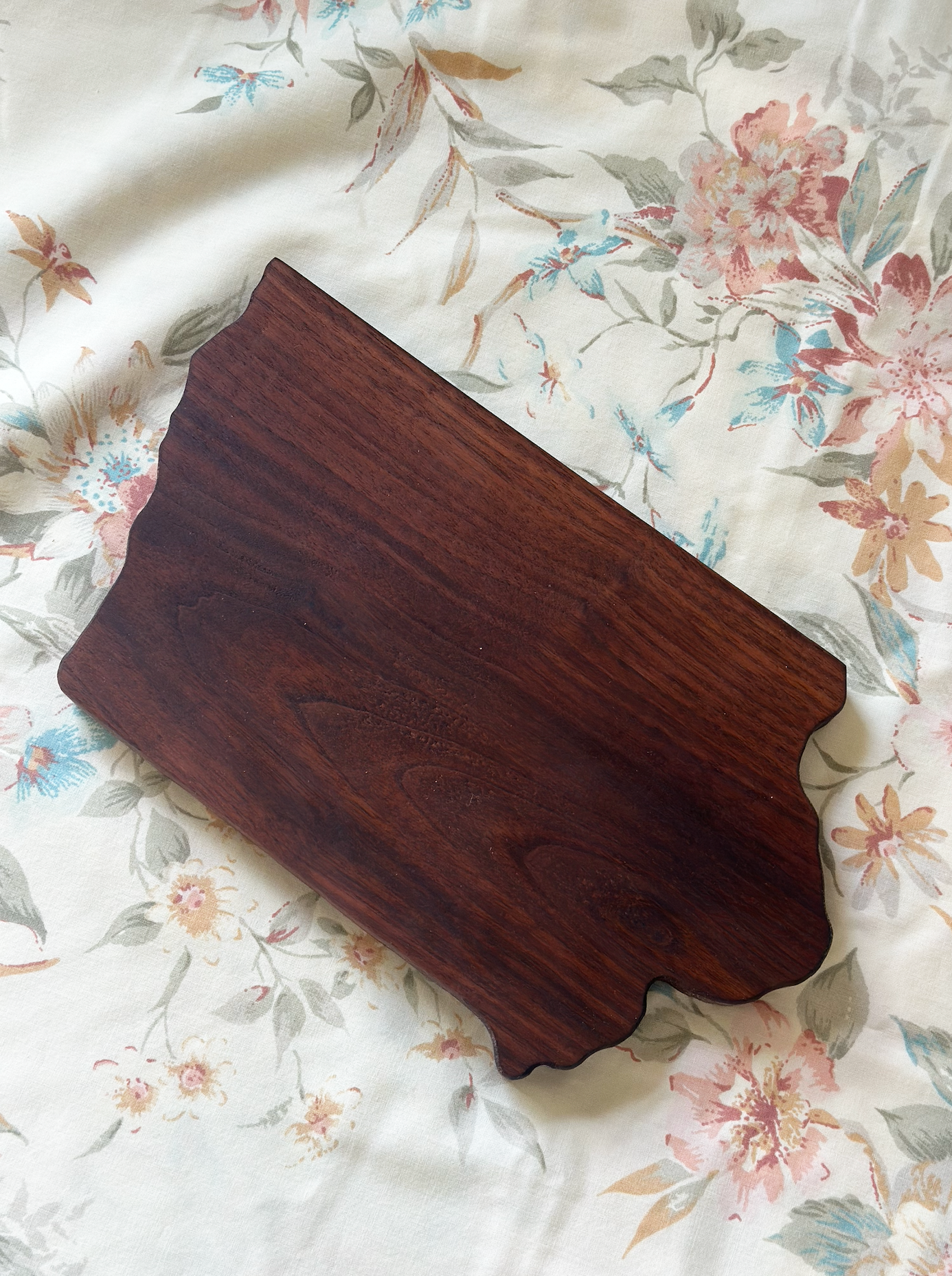 Iowa Cutting Board - Walnut.png