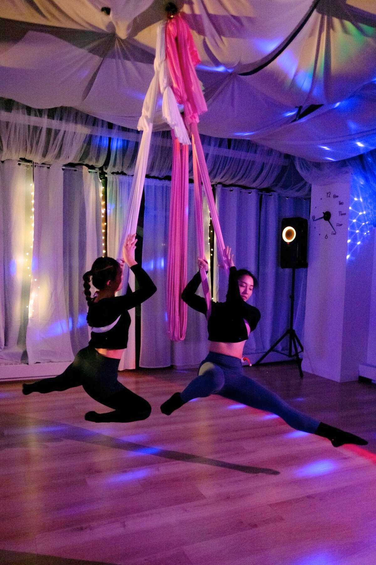 🤍White Valentine’s Duo Spinning Hammock 🤍