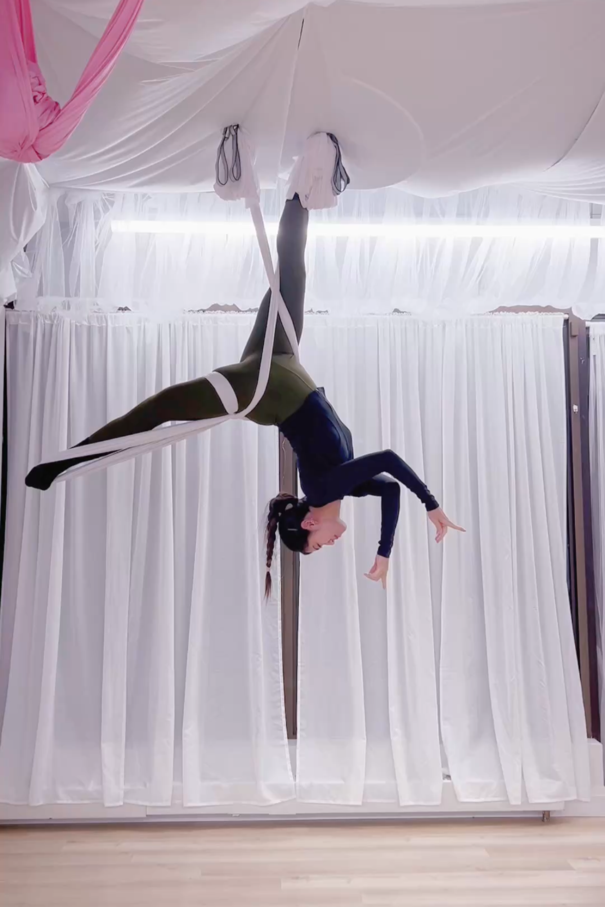 Aerial stretch and tone class at Aura
