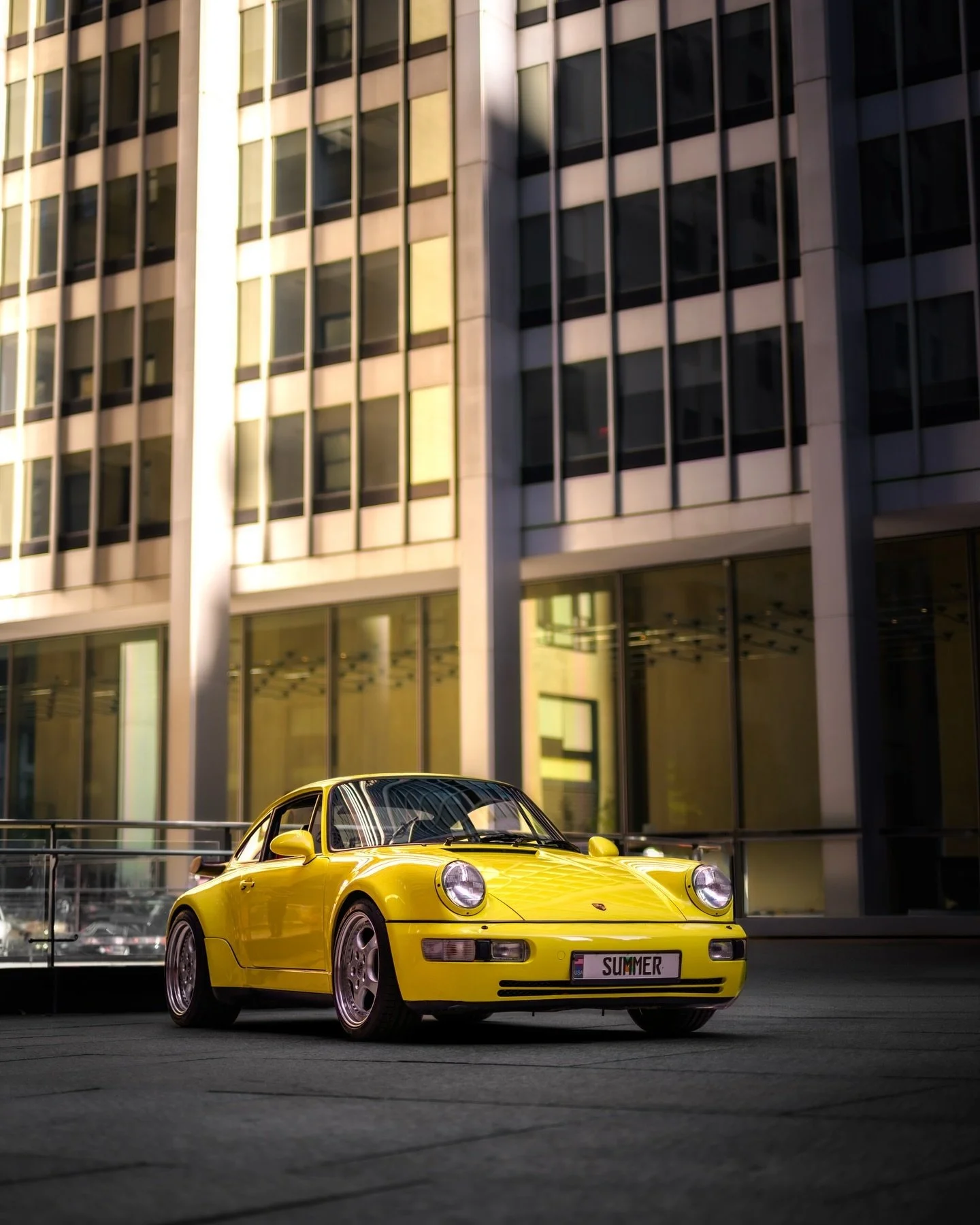 Amazing even by @carparknyc in #NYC 
🚗 @autosbyhart 

#carparknyc #porsche #porsche911 #summeryellow #911summeryellow #porscheusa #nyc #newyorkcity #libertystreet #exoticcars #sportscar #carphotography #carphotographer #ishootnikon #nikon nikon @nik