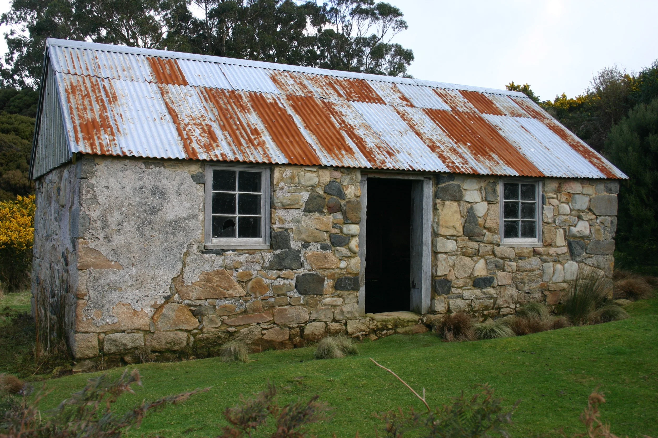Images of Acker's Stone House courtesy of Rakiura Museum