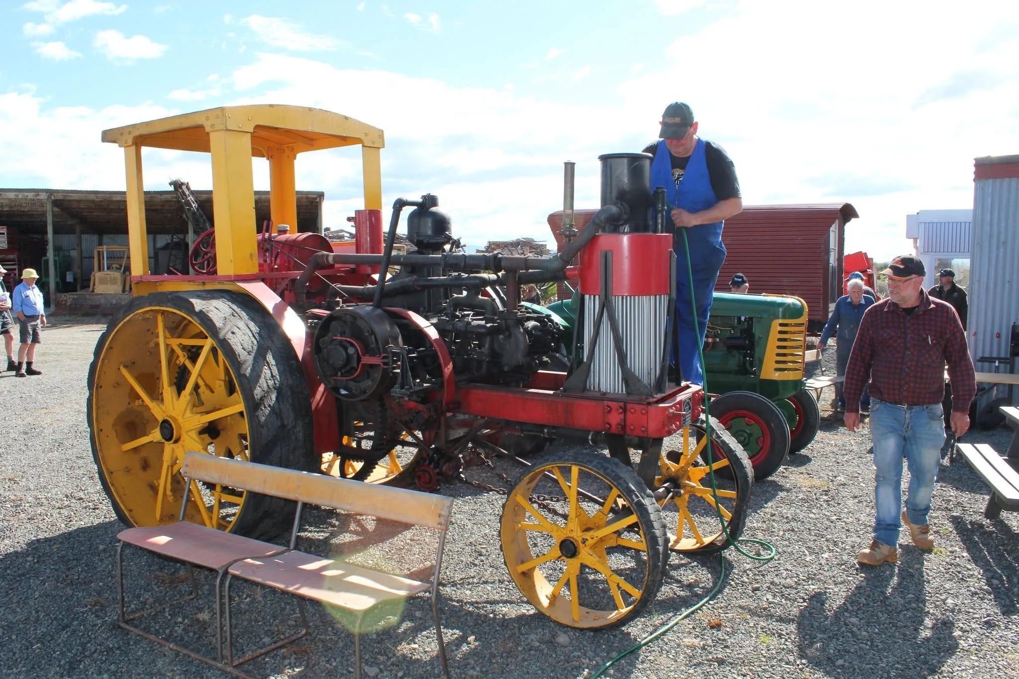 tractor2.jpg