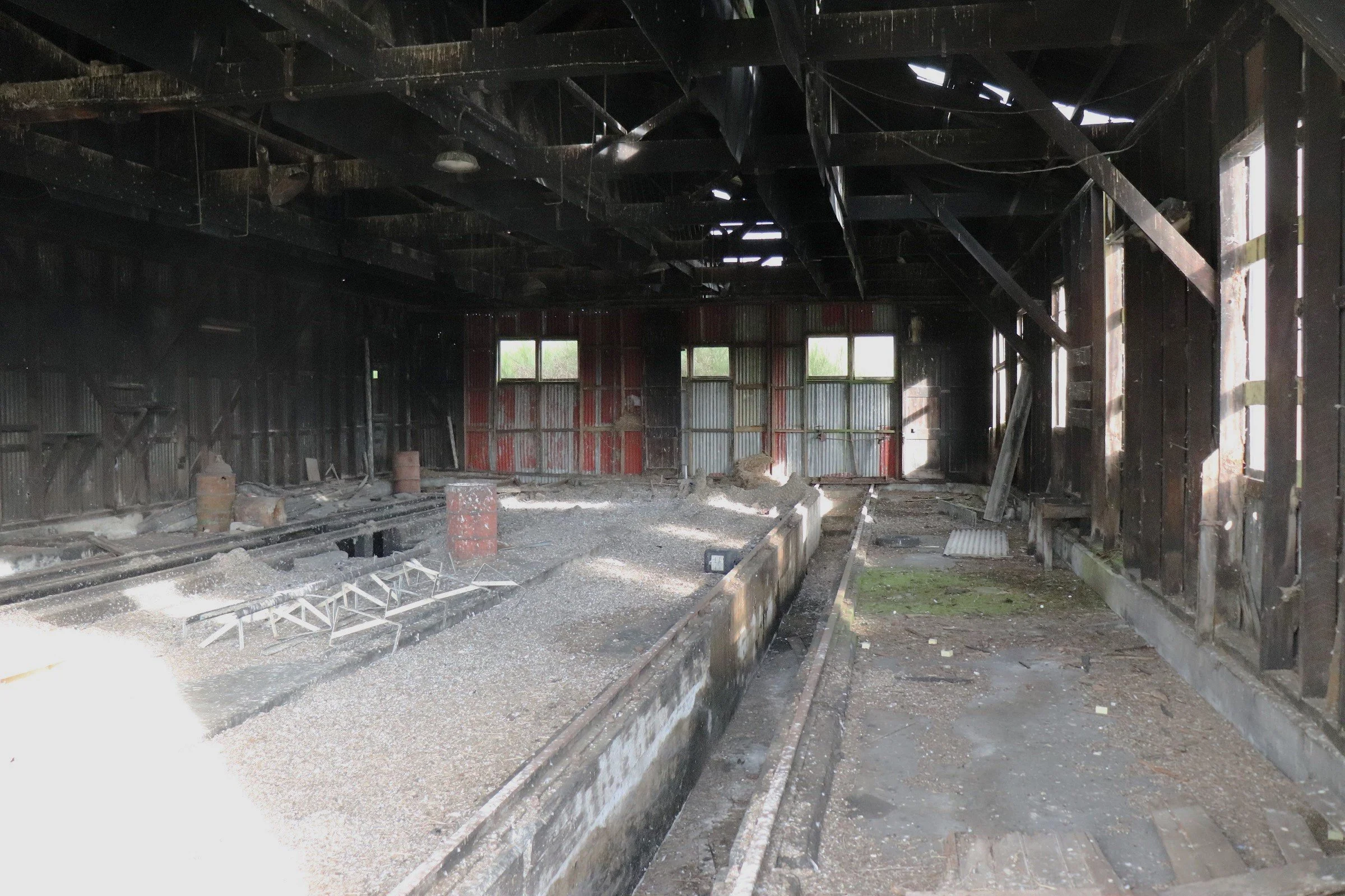 Wairio ORB loco shed int C 2019-08-21.jpg