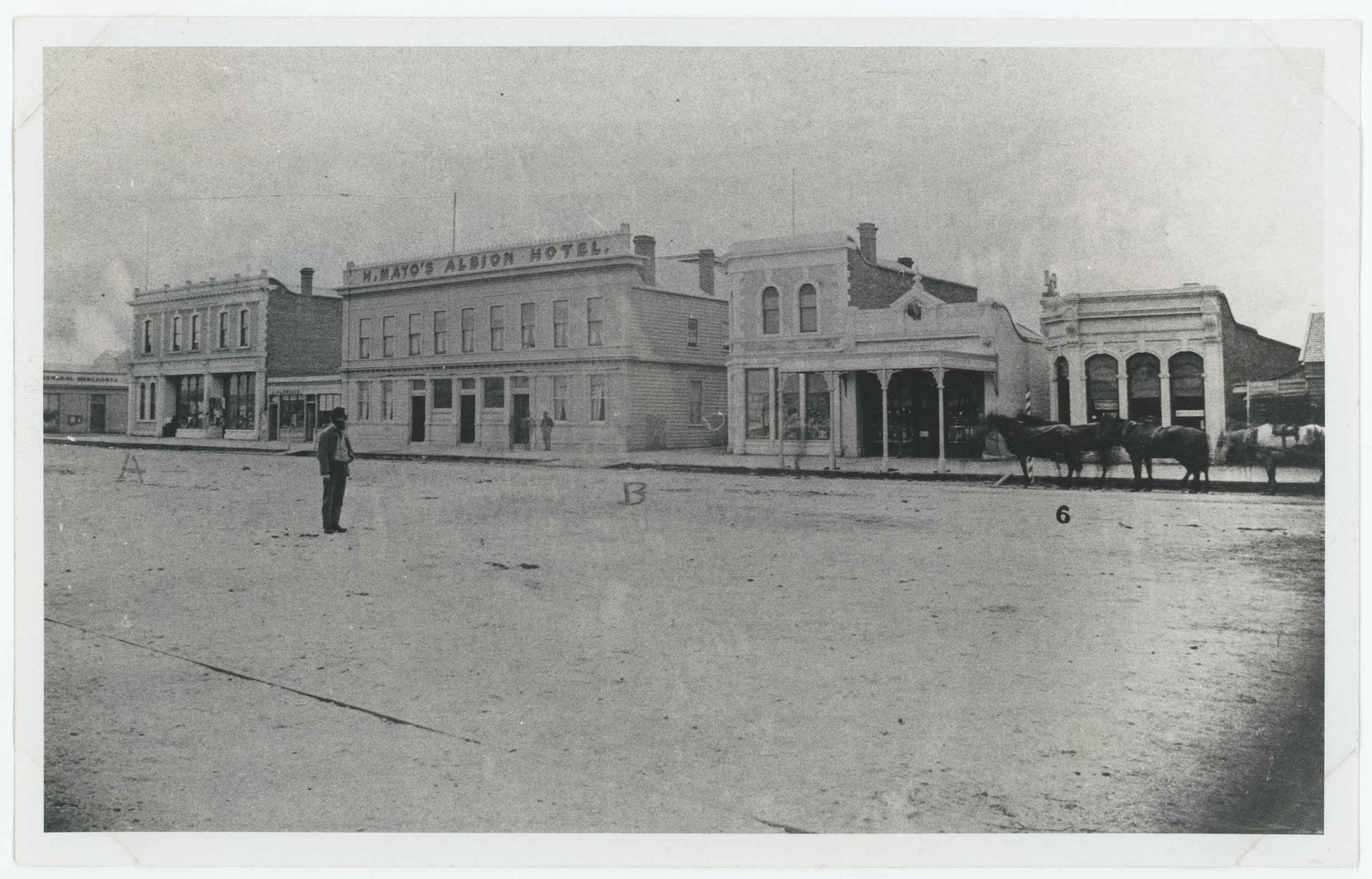 H. Mayo's Albion Hotel, Dee Street c.1874

Wording on back of photo;
Invercargill Dee Street showing Lewis’s corner and 2nd Albion Hotel
Present site Majestic Theatre
Licence lost when prohibition carries 1905


Credit note;
Invercargill City Council