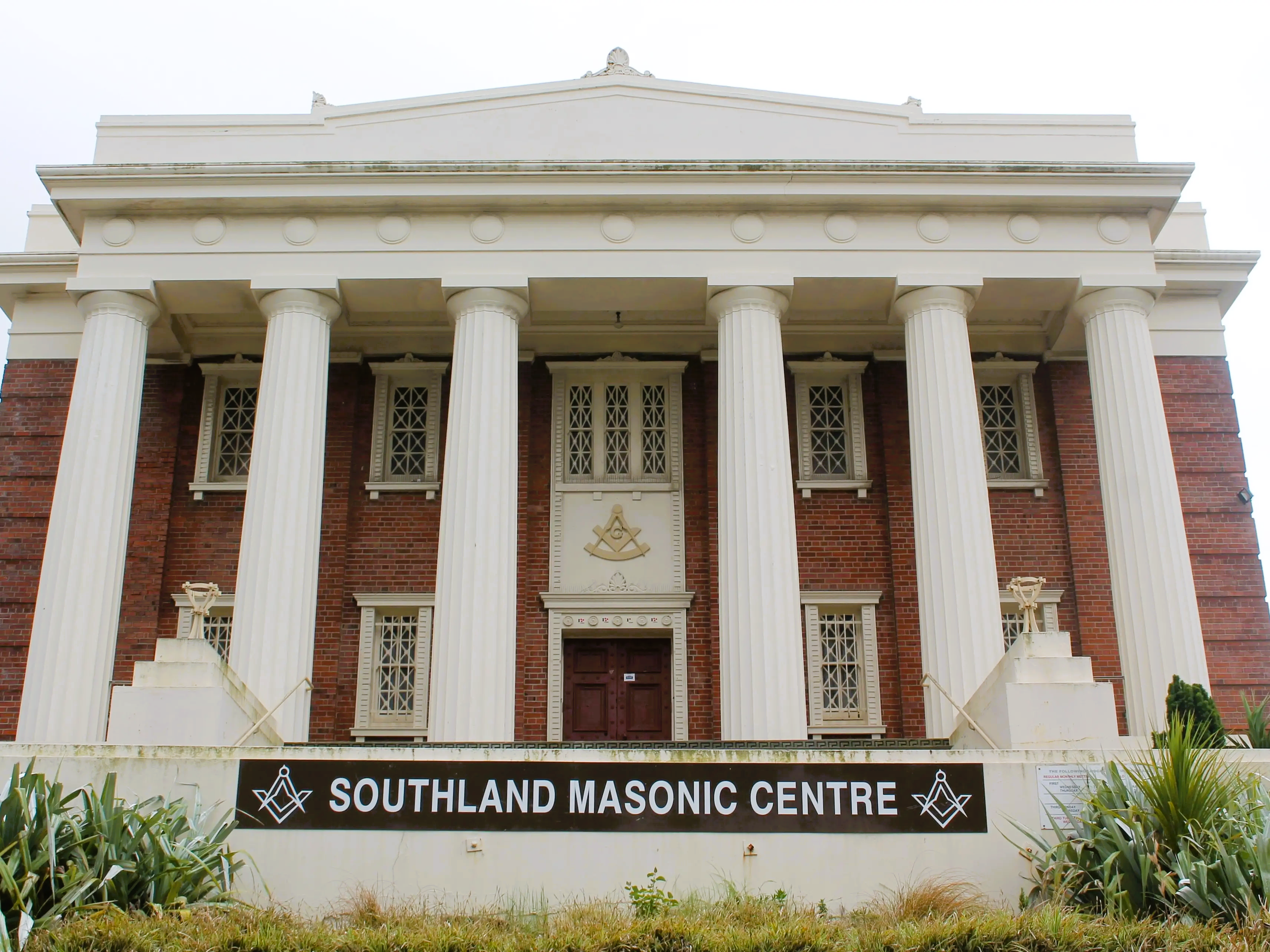 BUILT HERITAGE ~ MASONIC LODGE.
This episode delves into the history behind Masonic Lodges in Southland and looks at several heritage-listed Masonic buildings around the South. 
