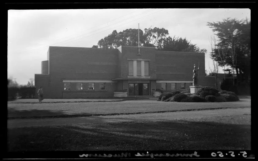 TE UNUA MUSEUM OF SOUTHLAND - Senga's first talk with Eloise Wallace, Director of Te Unua Museum.