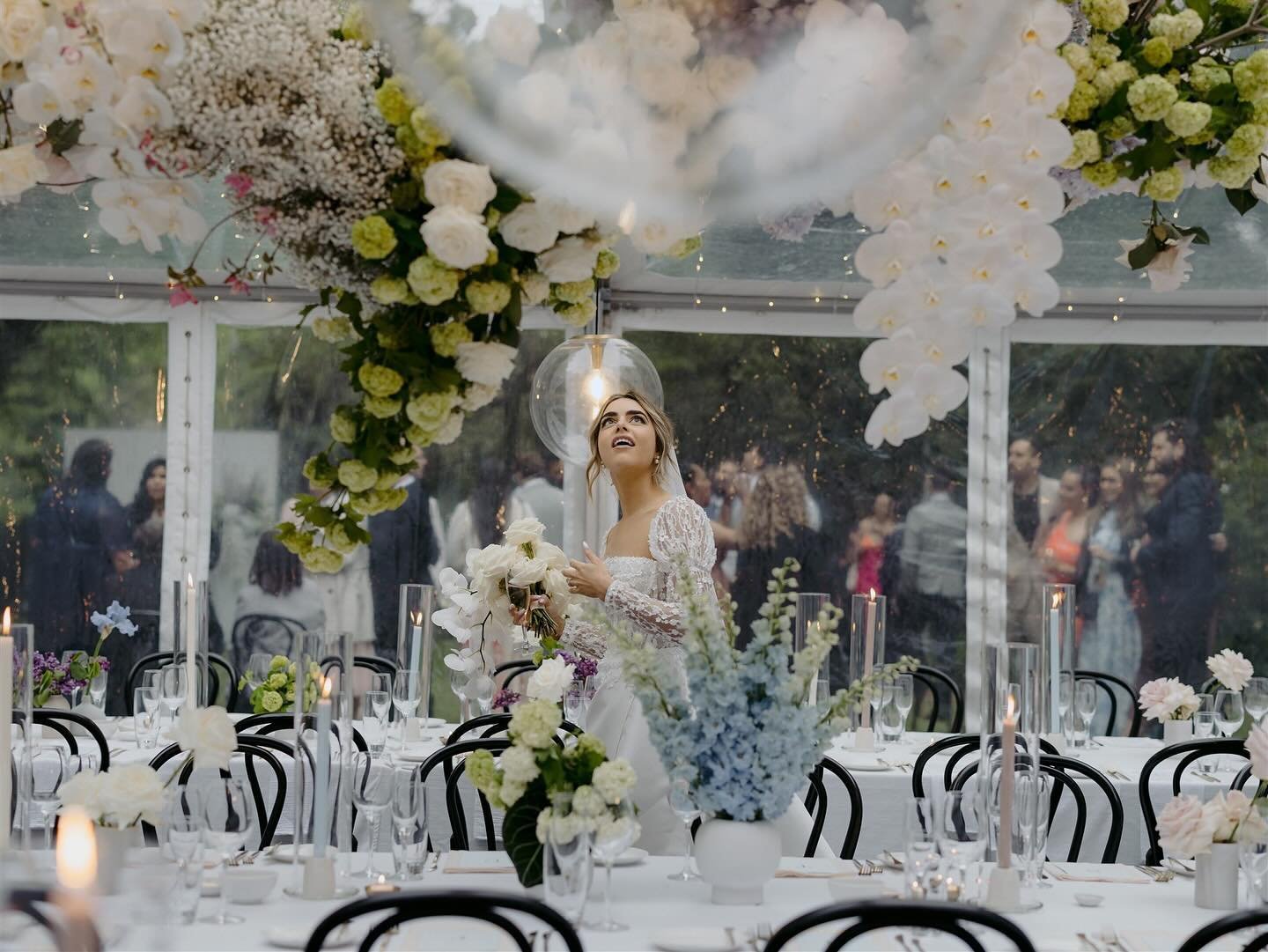 THESE reactions to your reception reveal is how it should be 😲🤩😍

@flossyphoto capturing the magic ✨

With 
@lamontsbishopshouse 
@white_events 
@micktric_events 
@hiresociety 
@paperfusiondesign 
@sideserve 
@specialoccasionswa