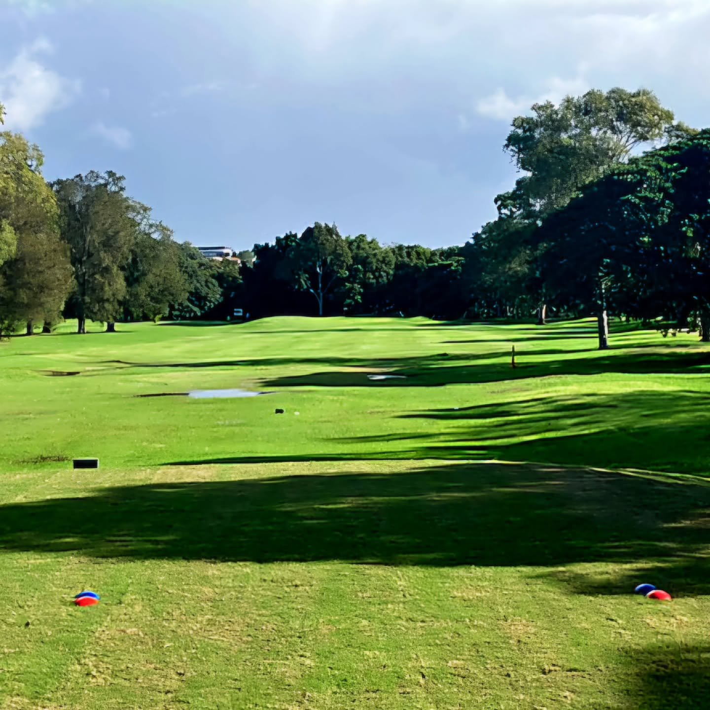 🚨 Course Update 🚨

We're excited to announce the 1st tee extension will be in play this Saturday, 3rd May! To celebrate, there will be a 'Nearest The Pin' prize on the 1st hole.

Access: The access gap on the 1st hole will be closed off to buggies 