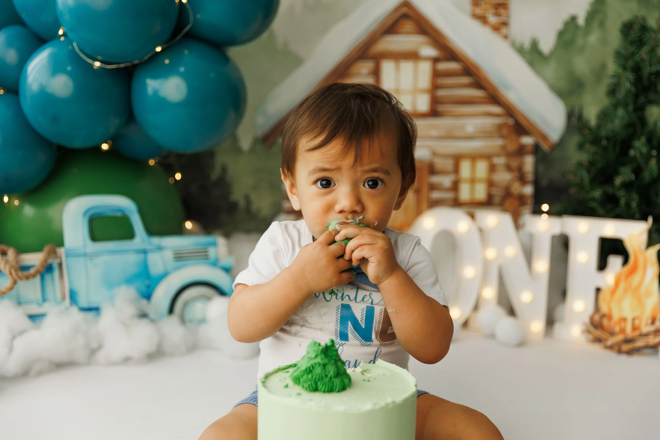 A Little Winter ONEderland | A Winter Wonderland Cake Smash Session on the Gold Coast