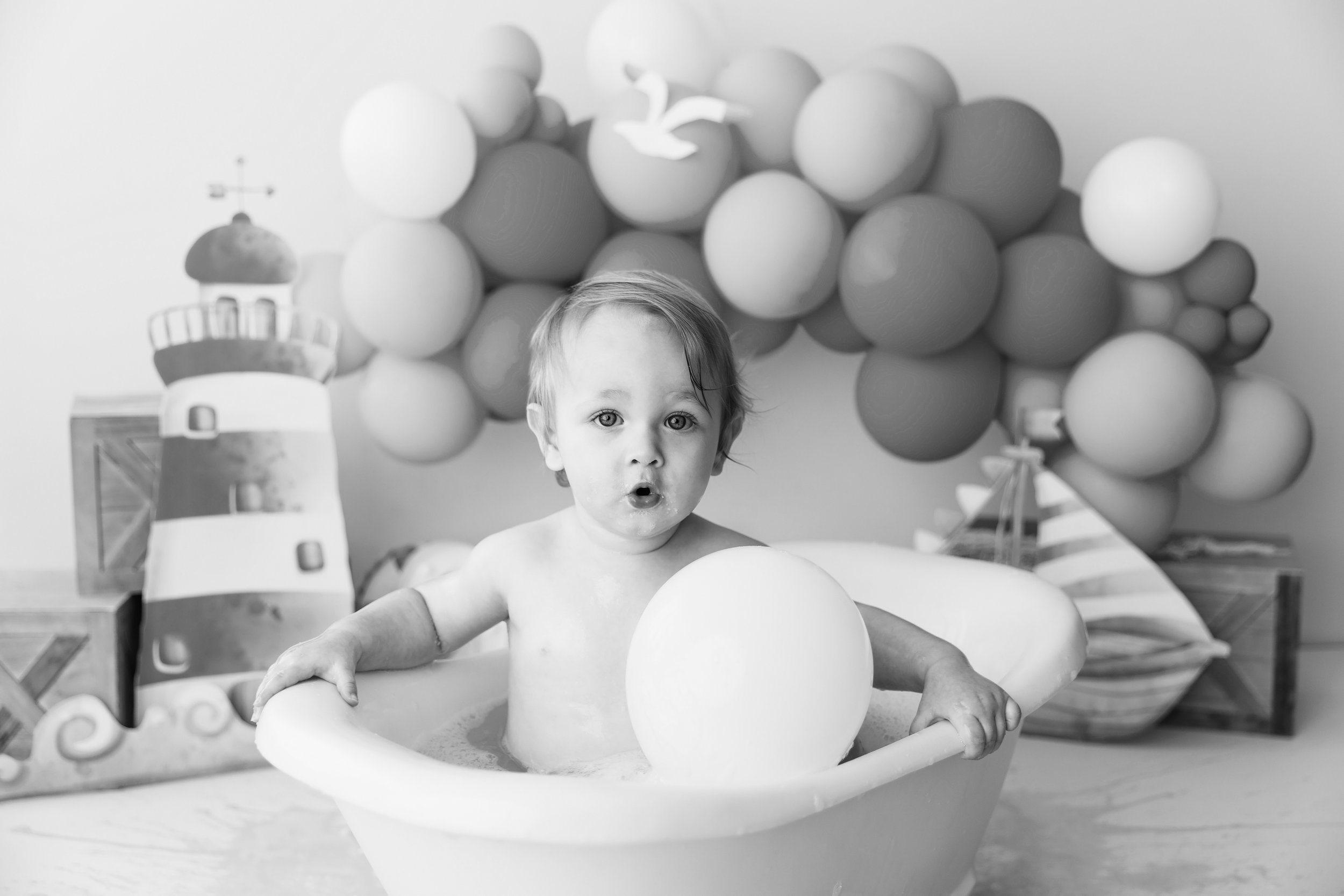 Why Splash Baths Are Every Baby’s Favourite Part | Cake Smash &amp; First Birthday Photography