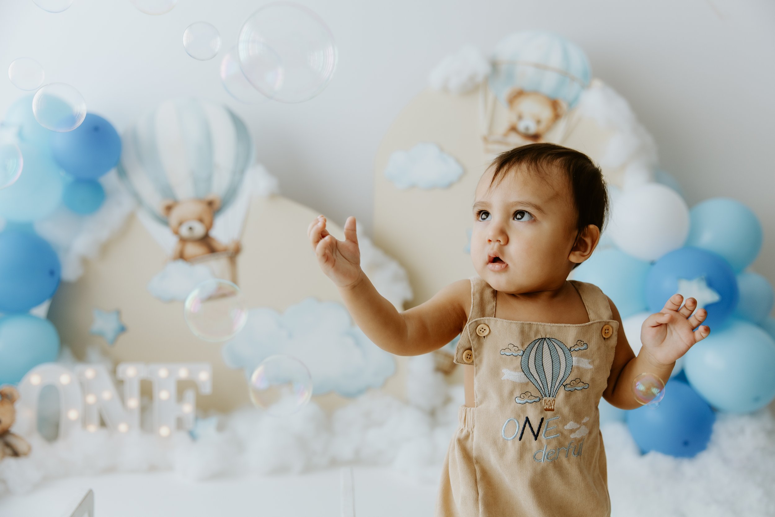 Cake Smash Photography Gold Coast: What If My Baby Won't Sit Alone?