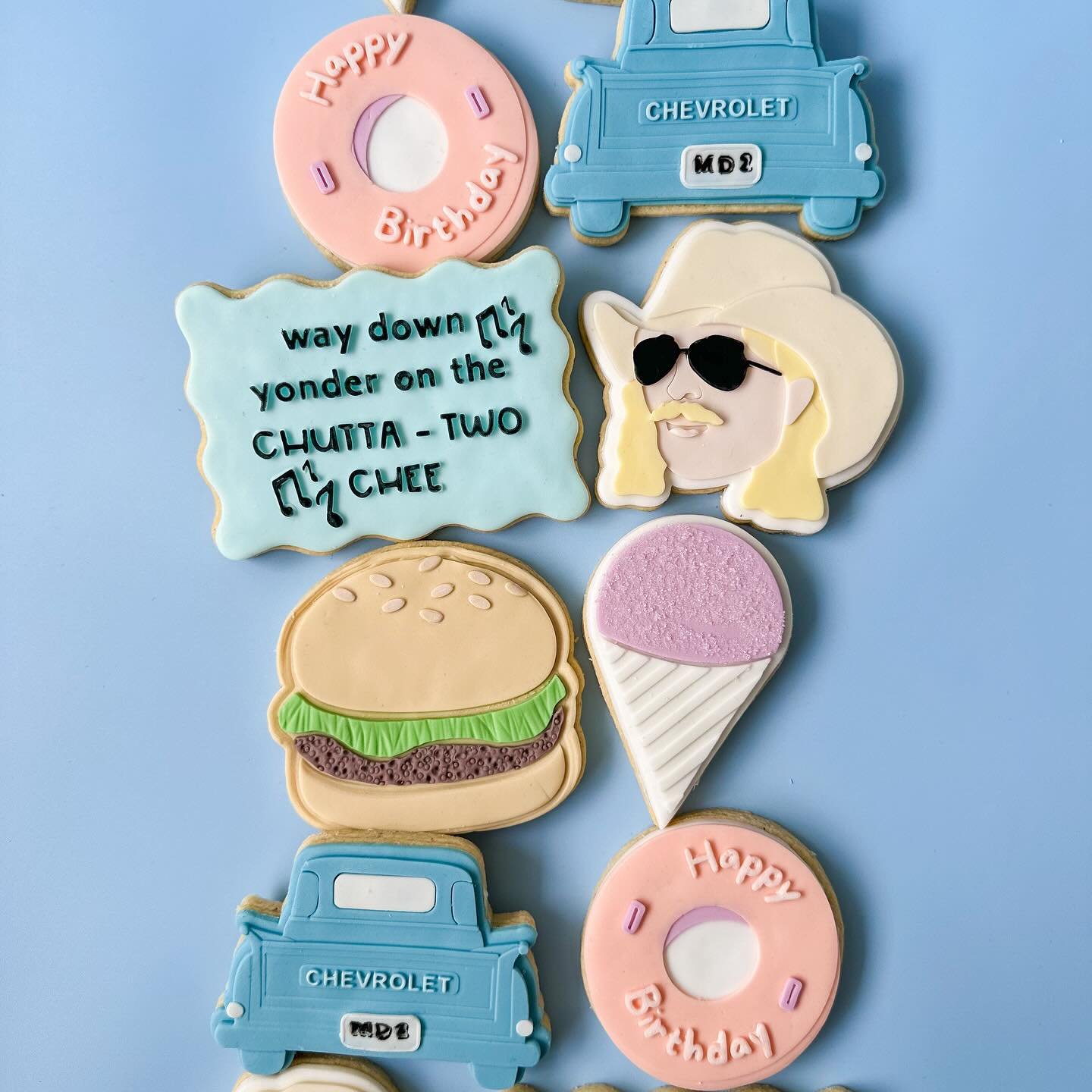 Chutta-TWO-chee 🎶🍔

I must admit country music is not my jam but I can appreciate how cool this set for the Alan Jackson loving birthday boy 🎶

All stamps from my main @berry3dcreativeco 🫶🏼