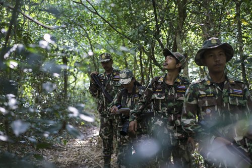 011_018-WWF_Kui_Buri_WorayaMakai_patrol.jpeg