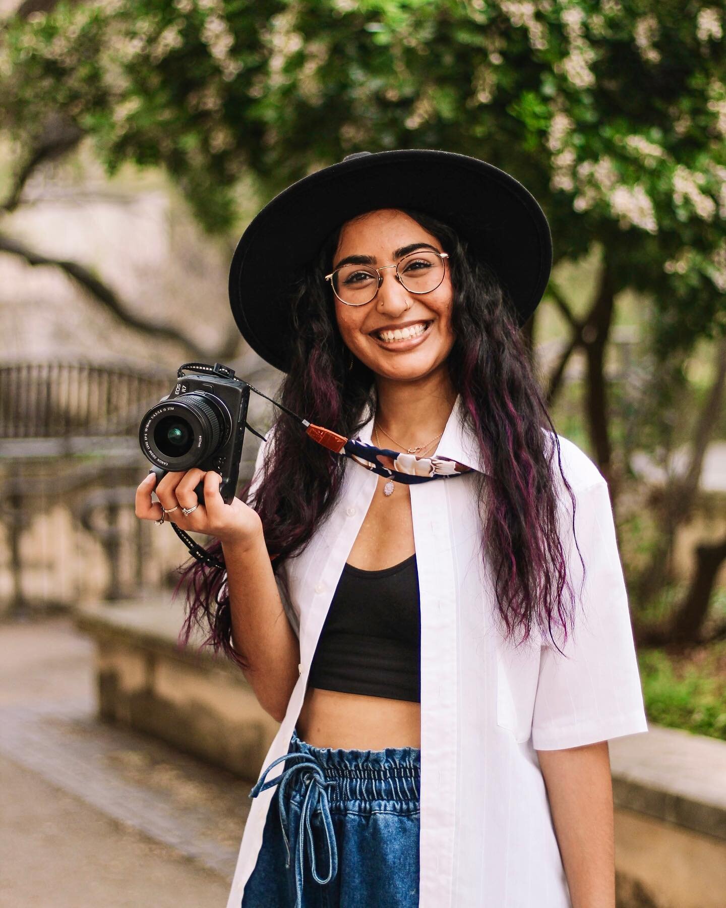 I&rsquo;ve grown so much in my work over the past year and feel it&rsquo;s time to reintroduce myself here. Hi 👋🏽 I&rsquo;m shreya! 

⭐️I&rsquo;m 20 years old but learnt how to first use a camera when I was 14 🥳
⭐️A proud advertising major (I woul