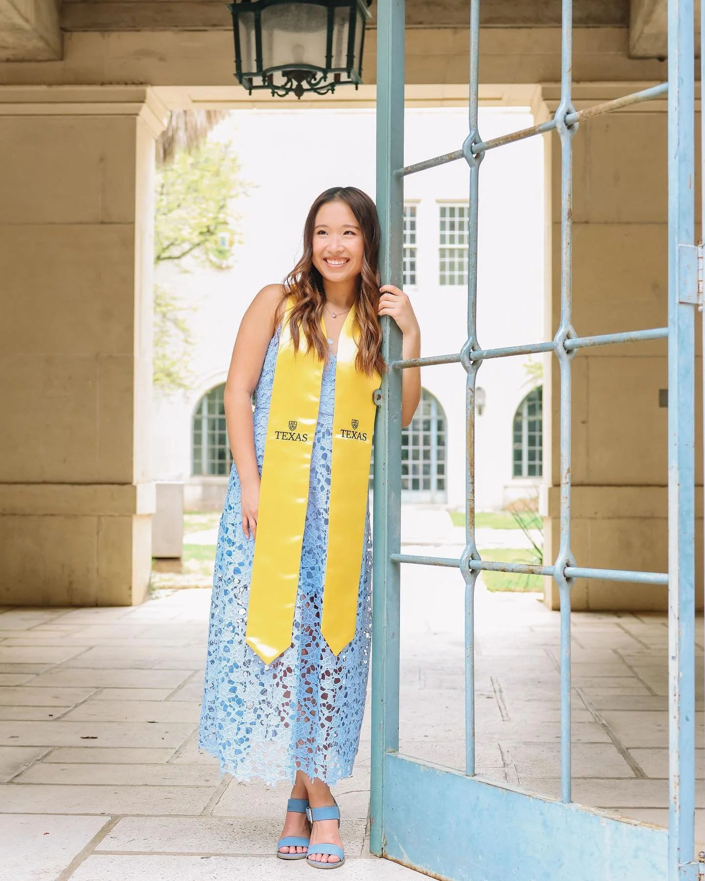 SPRING 2024 GRADS 🎓it&rsquo;s your time to shine!!! My Spring 2024 bookings for Austin will be opening January 1st 🥳 Check my story highlights and bio for info about my booking process + pricing. I can&rsquo;t wait to start this season off!!💙