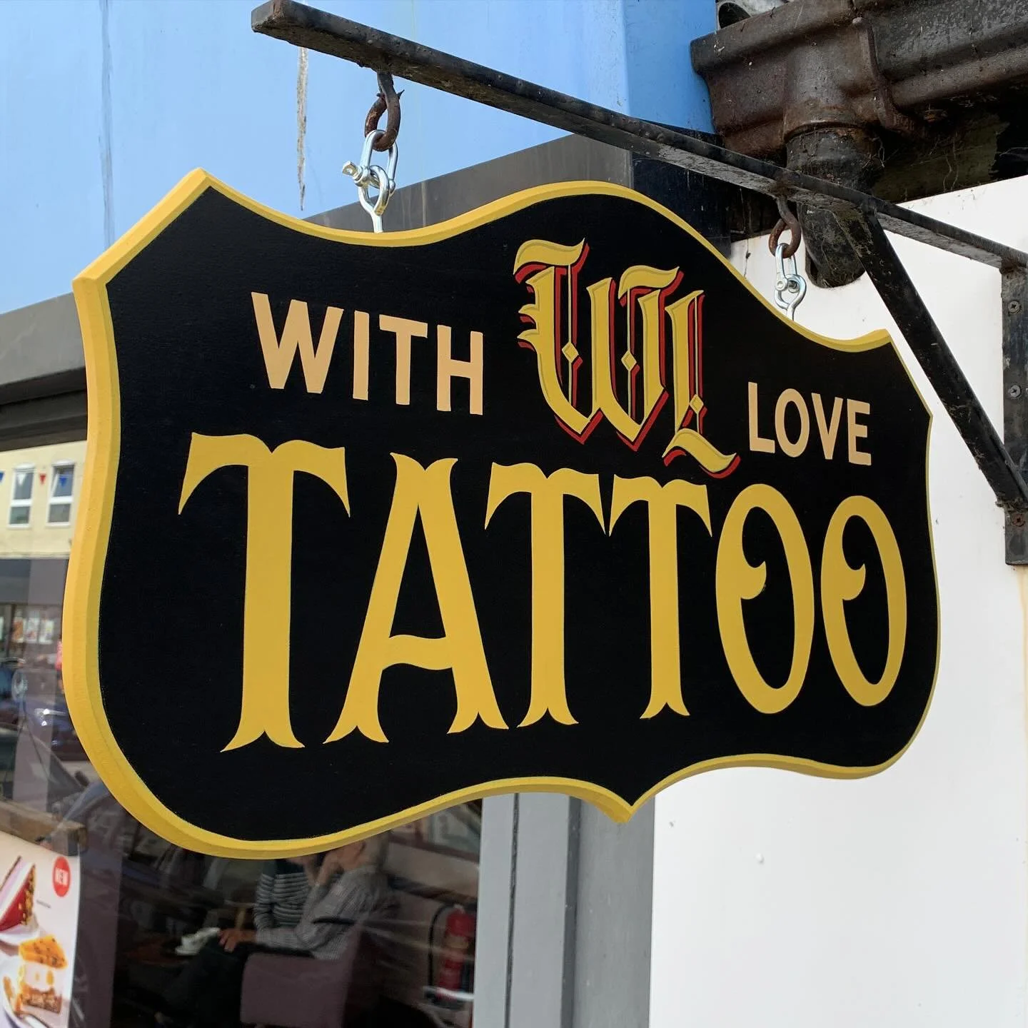Here&rsquo;s the hanging sign made for @with.love.tattoo - Tricoya wood custom shaped and painted with enamels 

#signpainting #signwriting #hangingsign