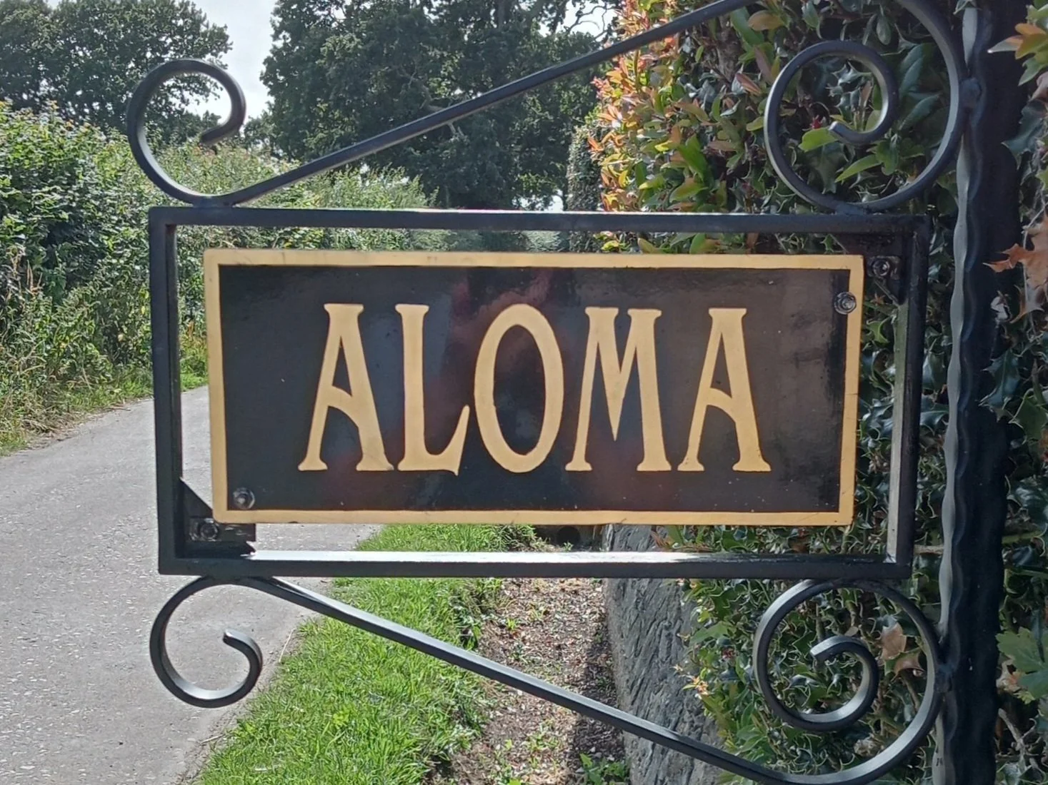 Bega Signs Gold Leaf.jpg