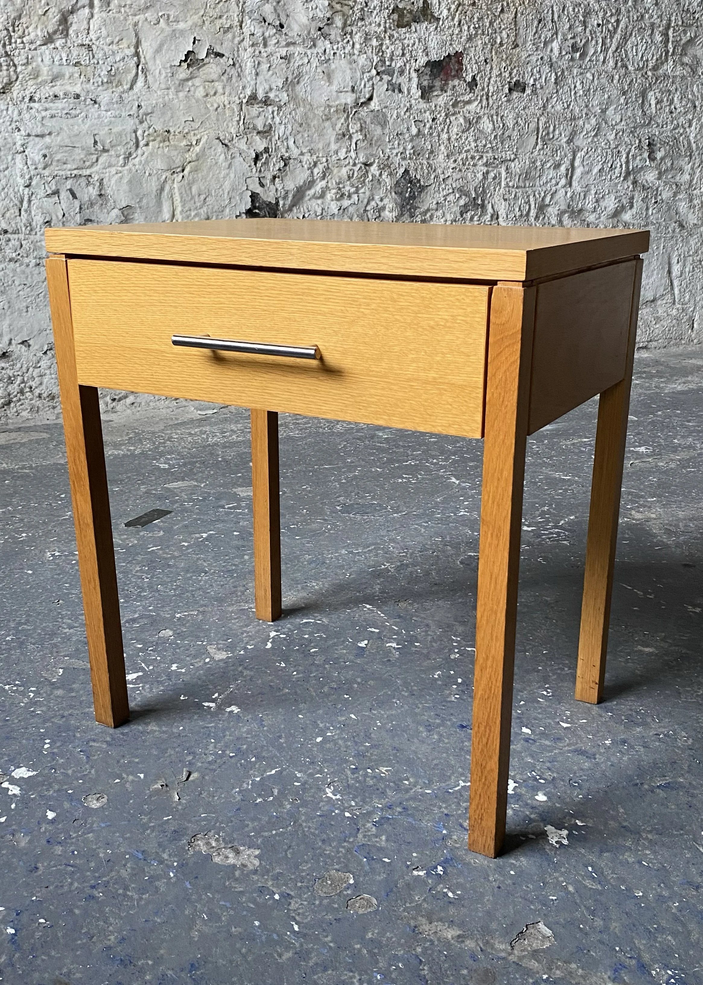 One Drawe Table_05.jpg