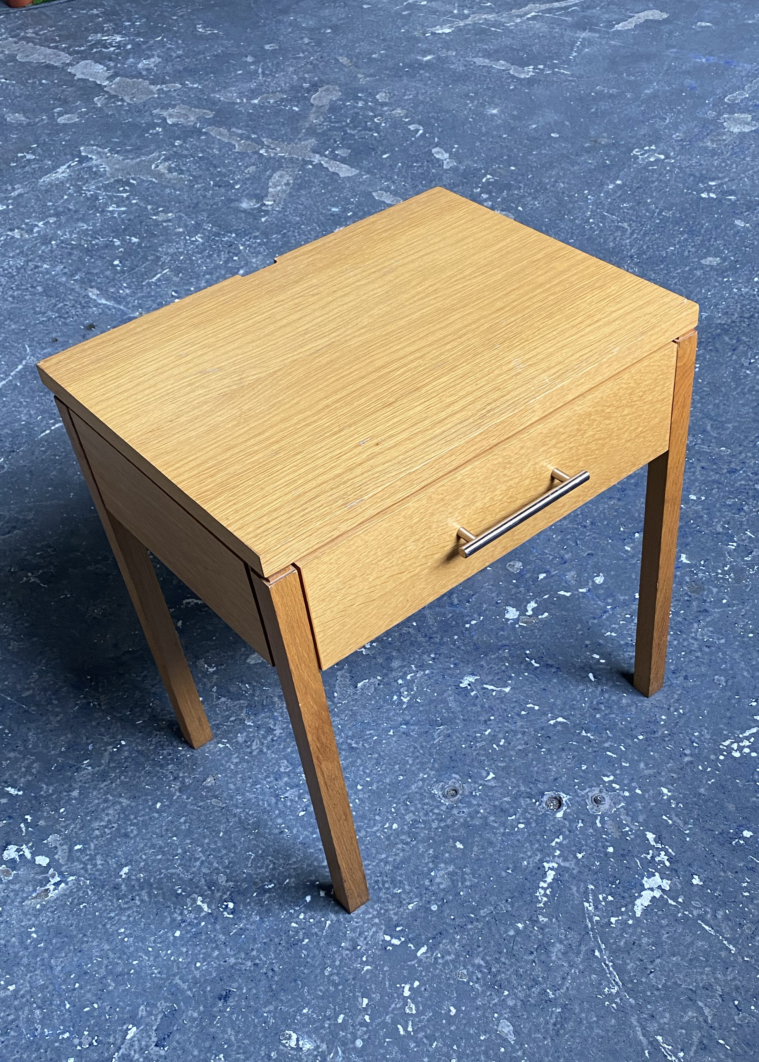 One Drawe Table_02.jpg