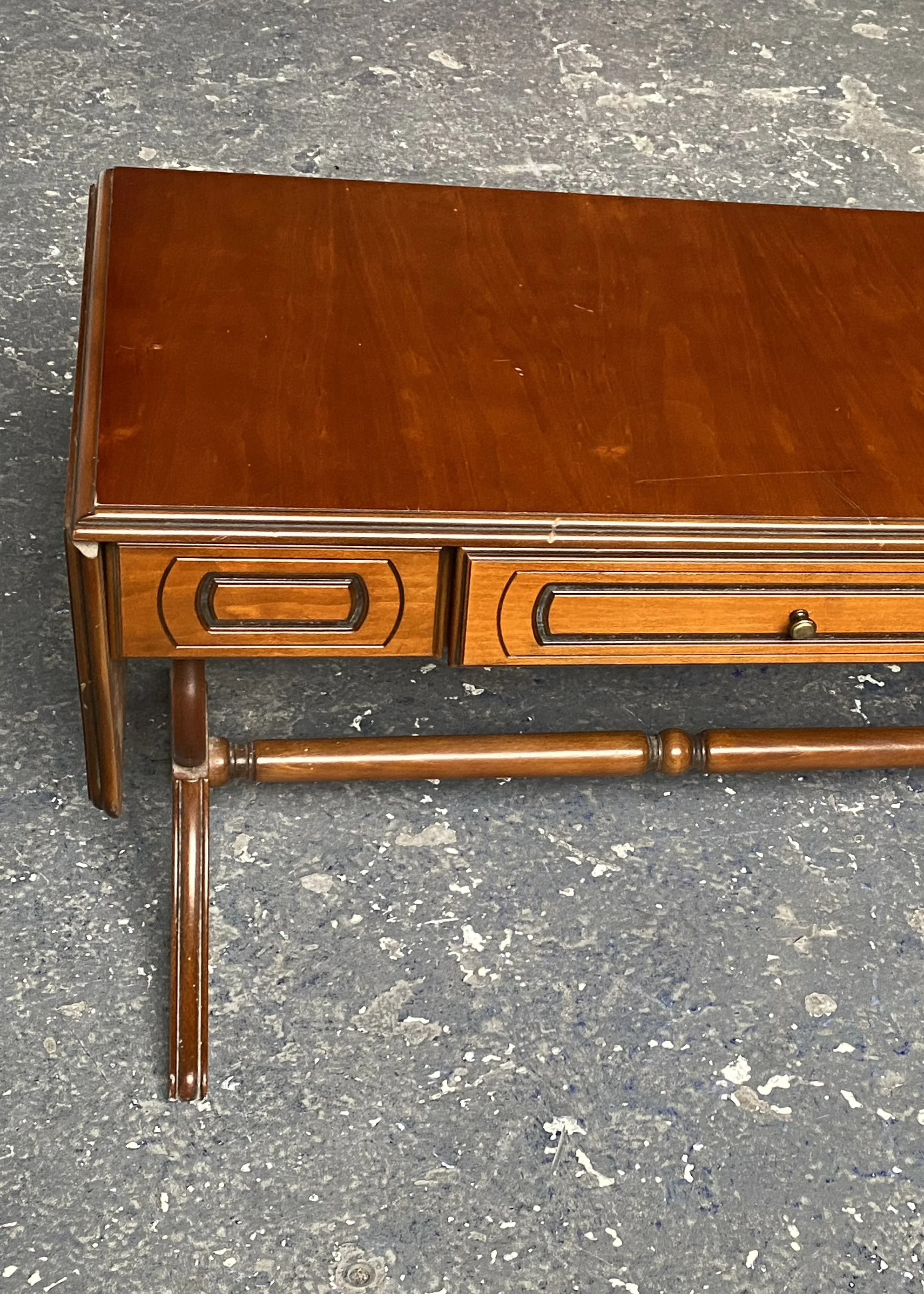 Double Sided Drawer Table_03.jpg