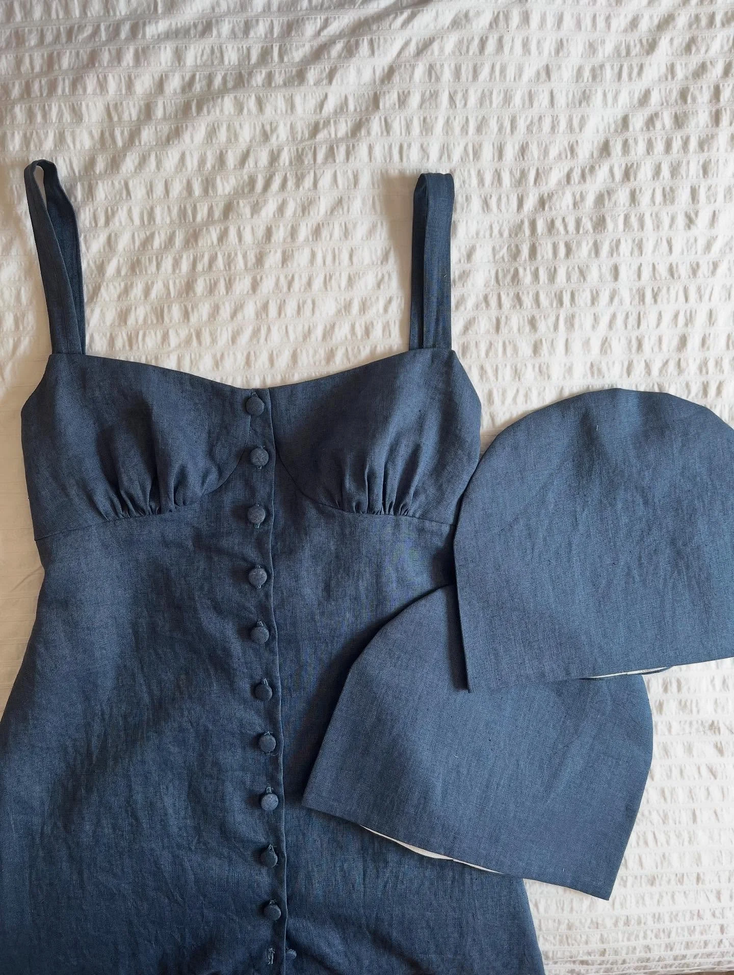 Summer is nearly done and it&rsquo;s never too early for a fall transition. Some new looks for the new season dropping in the shop this September. 

Featured is the Market Dress in Indigo Linen and the Rosella Mini in Auburn Cotton. 

Which one is yo