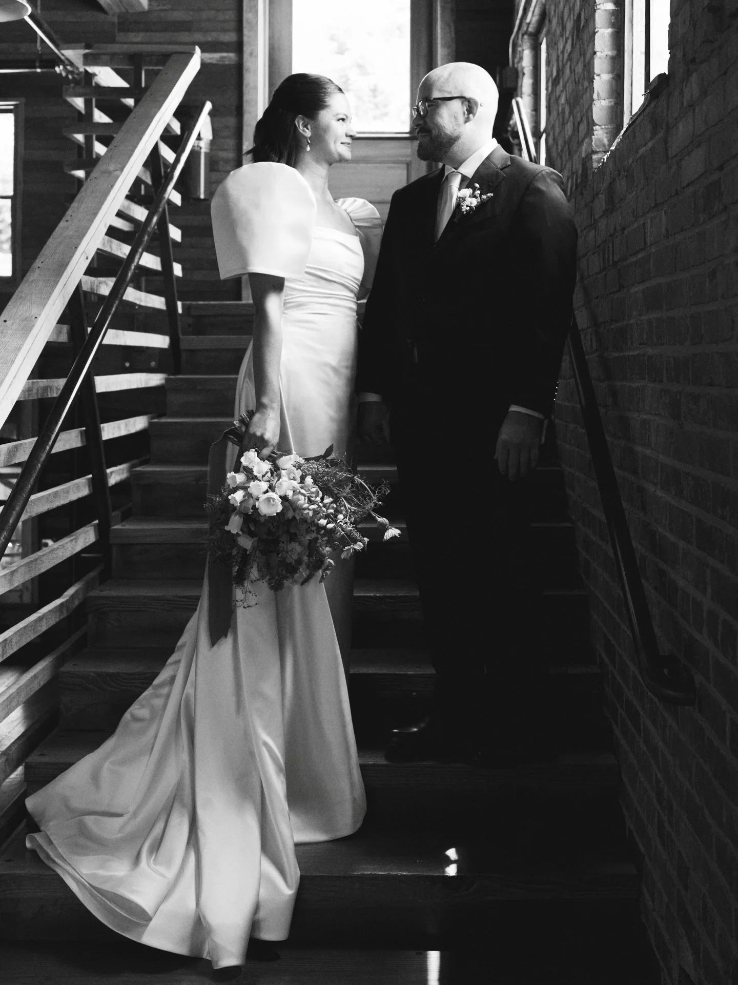 Some snaps of Real bride, Sarah, on her wedding day. She looked so lovely and I love all these photos by @picturesbysammy her Nashville based photographer. I recently made a post about Sarah coming to pick up her gown during her final fitting so here