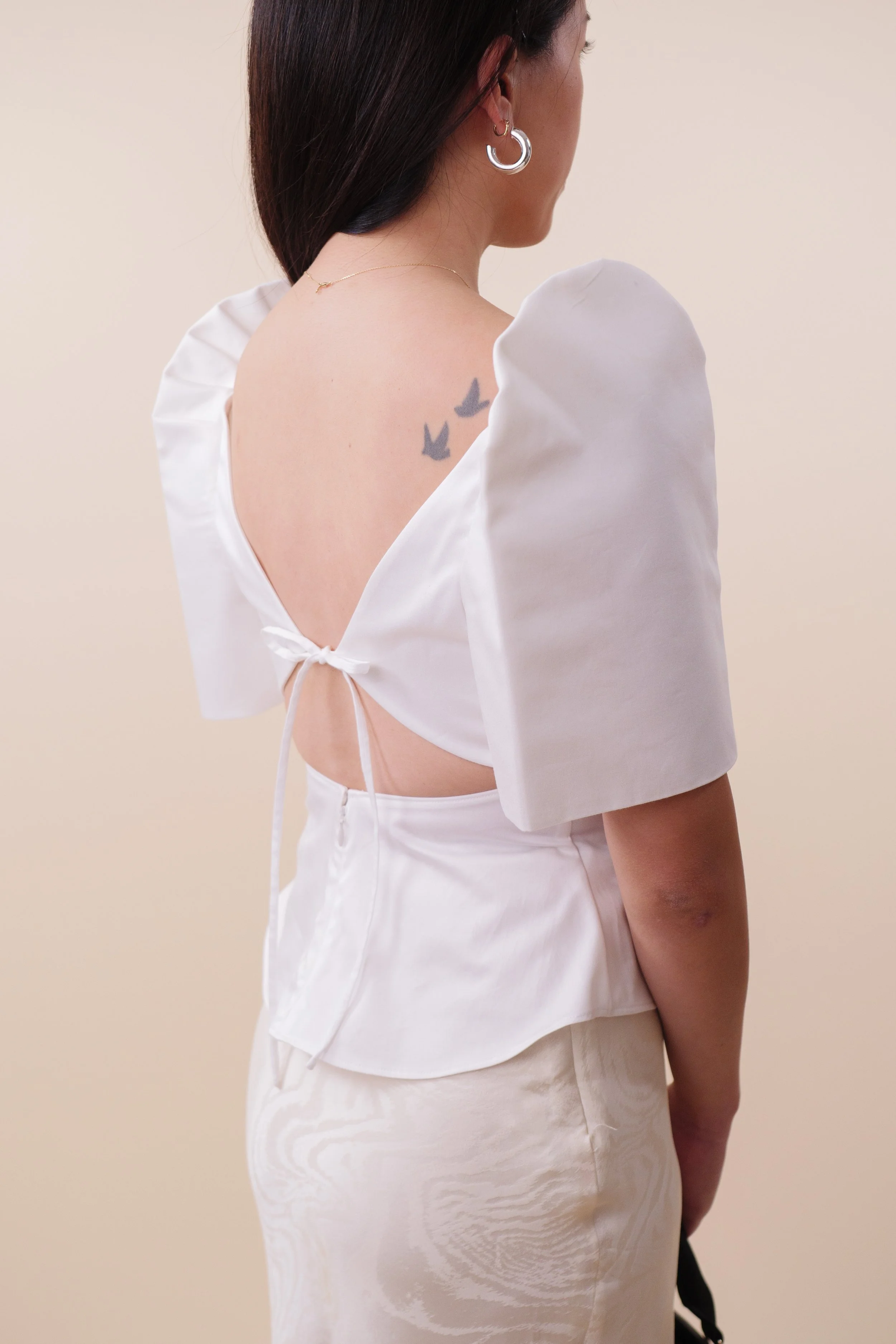 PANA1633_twist_top_white_Publish_V1.jpg