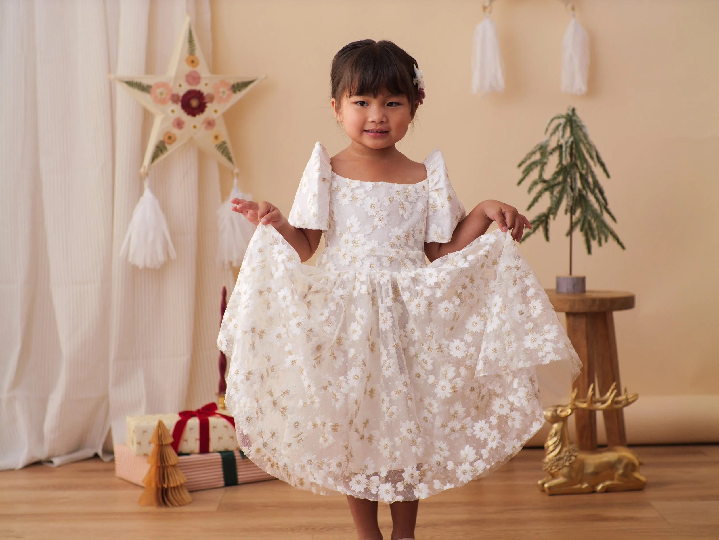 PANA5326_112925_LF_Holiday 25-45.jpg