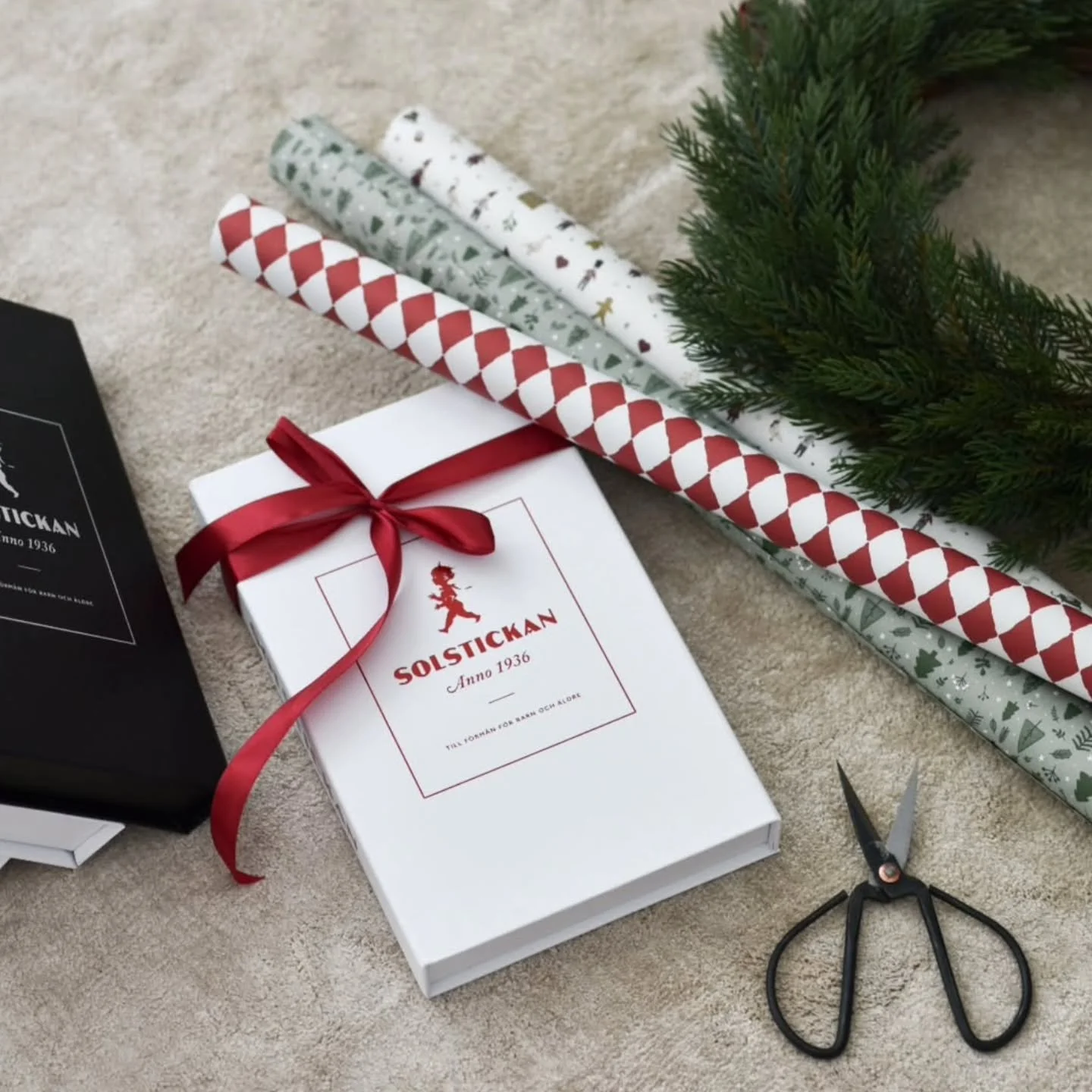 Passa p&aring; att fynda julklappar hos solstickandesign.se 🌲🎅 fram till s&ouml;ndag erbjuder vi 20% rabatt p&aring; sortiment. Kika p&aring; tidigare bild f&ouml;r mer info om Black Friday 🖤🎅