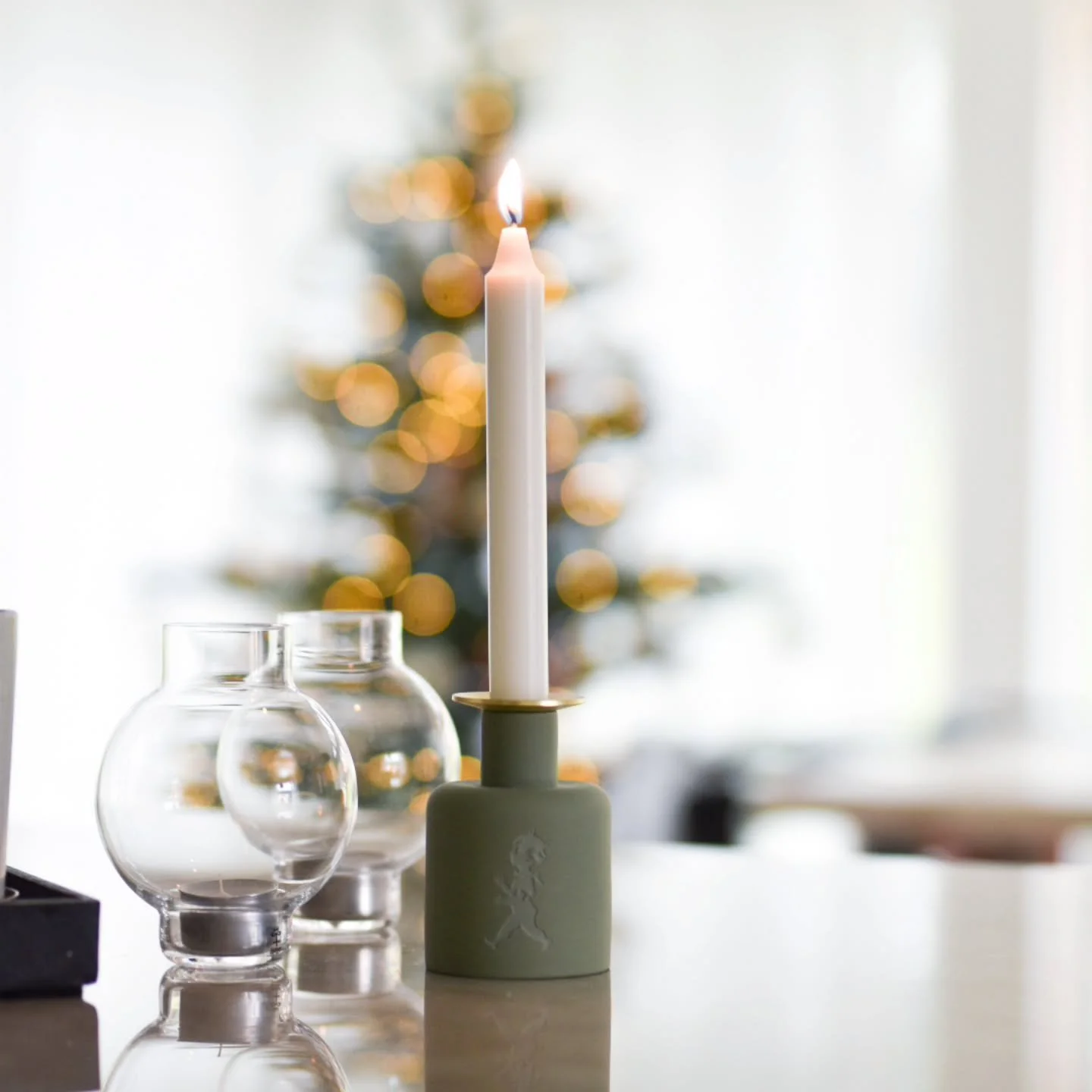 ANDRA ADVENTST&Auml;VLING - Avslutad!

Ett stort grattis till vinsten av en valfri keramikljusstake s&auml;ger vi till 
@nina_edlund
@livetmedmalin 
@andreasmaxhansson 
🥳🥳🎅🎅❤️🌲

Var v&auml;nlig och skicka ett DM till oss 😃🎅

P&aring; s&ouml;nd