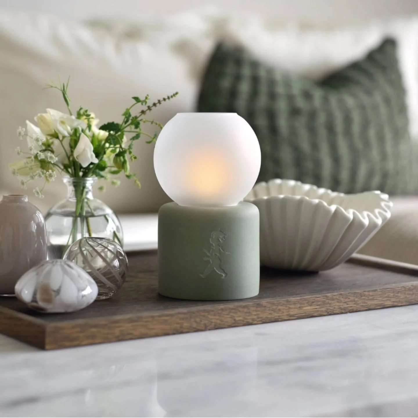 Ljuslyktan Glob🖤 D&auml;r keramik m&ouml;ter frostigt glas😍 Elegant ljuslykta f&ouml;r alla tillf&auml;llen!