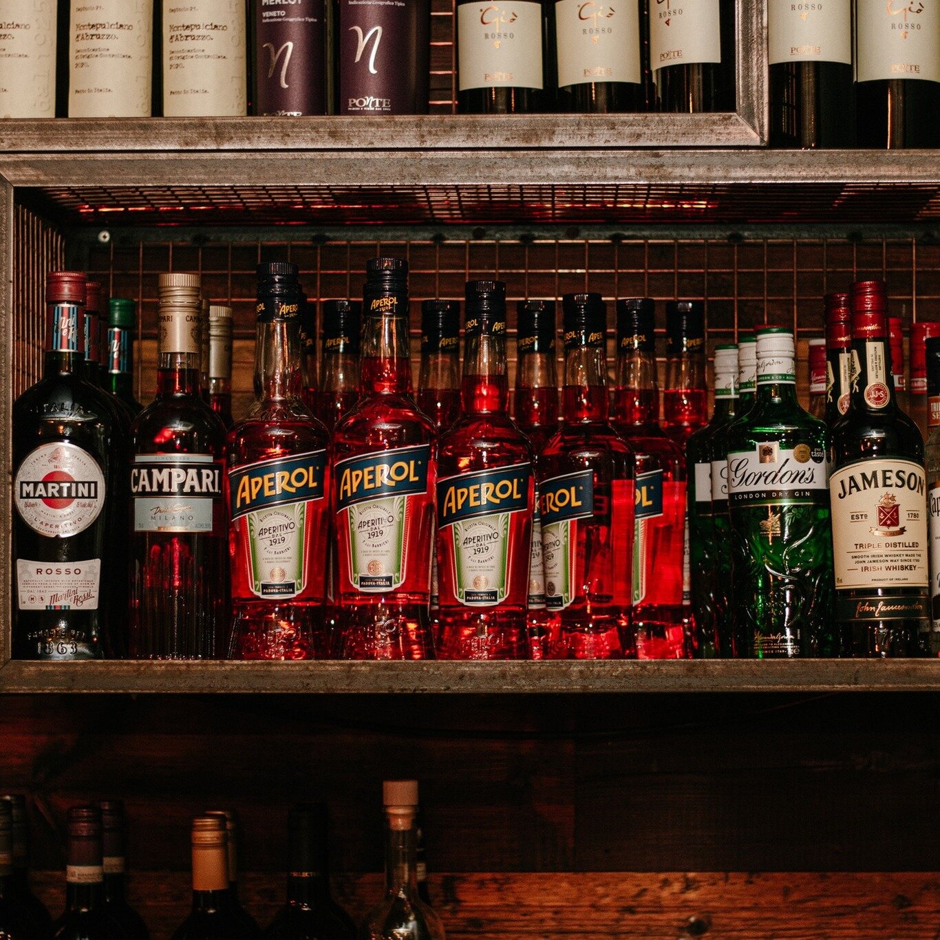 🍹 Cheers to good vibes and great spirits! 😉

Our bar is always stocked with your favourite brands! What's your Thirsty Thursday tipple?

 🎉🥂 #SpiritedNights #RaiseTheBar #thirstythursday #tipples #wellstockedbar #rusticbar #barslondon #restaurant