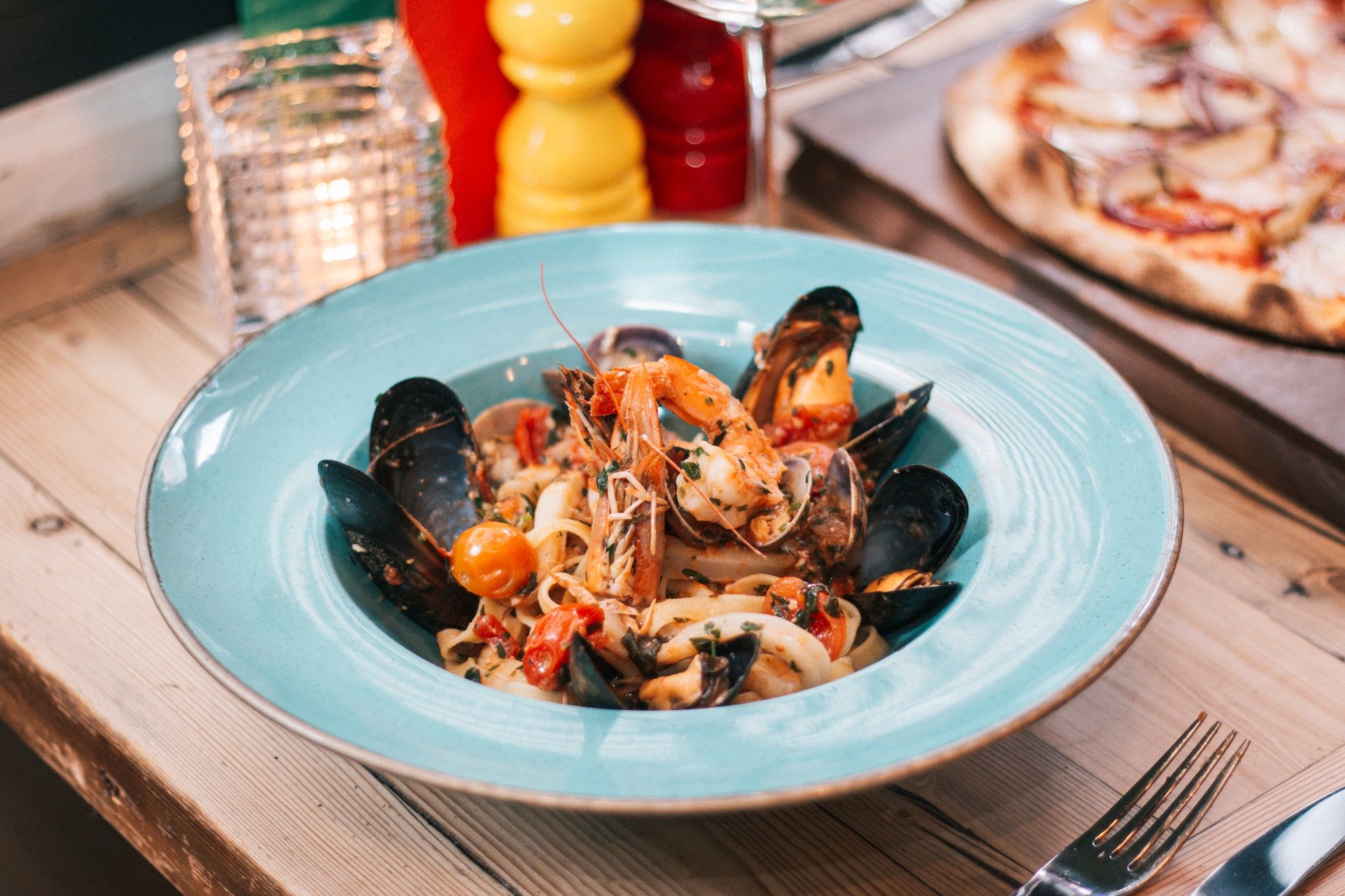 Dive into the freshness with our seafood pastas. 

#SeafoodLover #FreshCatch #pasta #VespaRestaurant #pretheatremenu #independentitalianrestaurantlondon #VespaLeicesterSquare #vespaitalianrestaturant #vespaitalian #italianrestaurant #vespaitalianlond