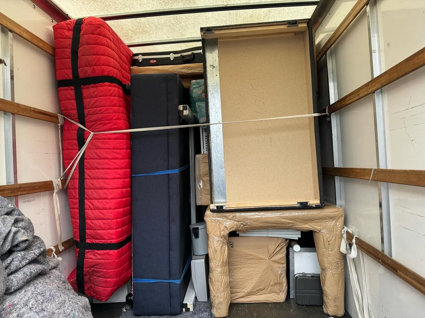 Neat loads - premium blankets, sofa and mattress covers come as standard.