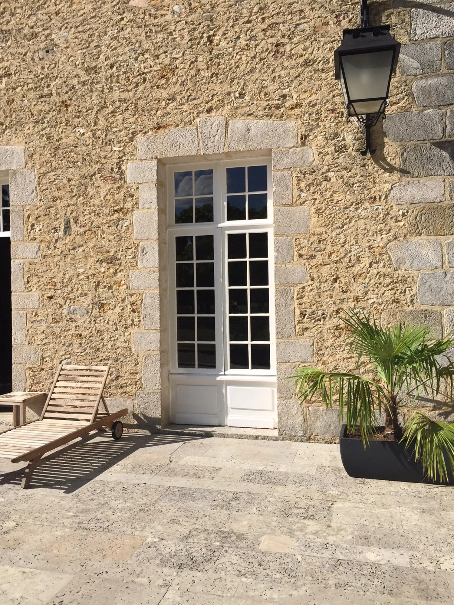 PORTE FENETRE SALON D FAUSSE.JPG