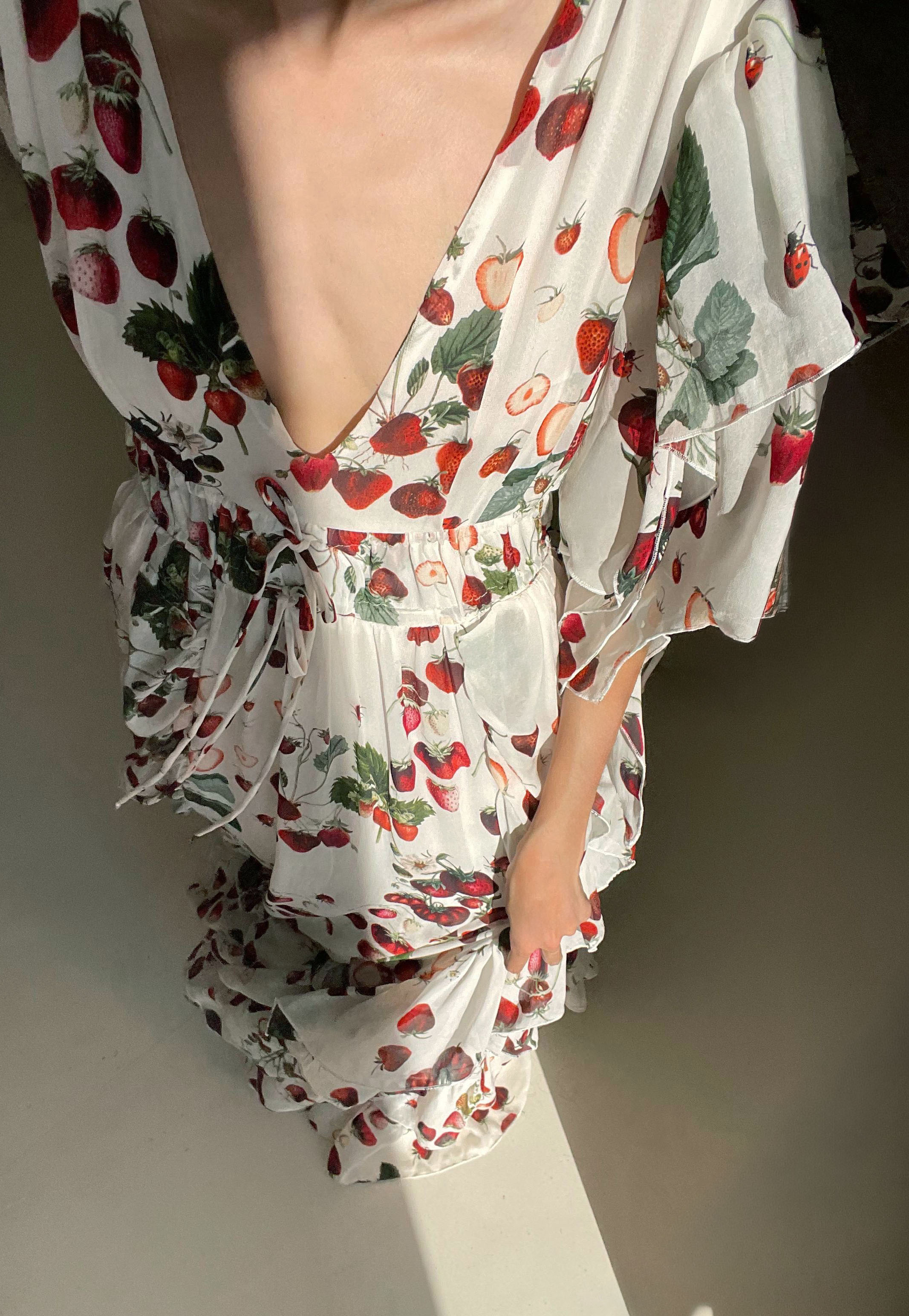 Colima-Spring-Summer-Strawberries-Alex-2.png