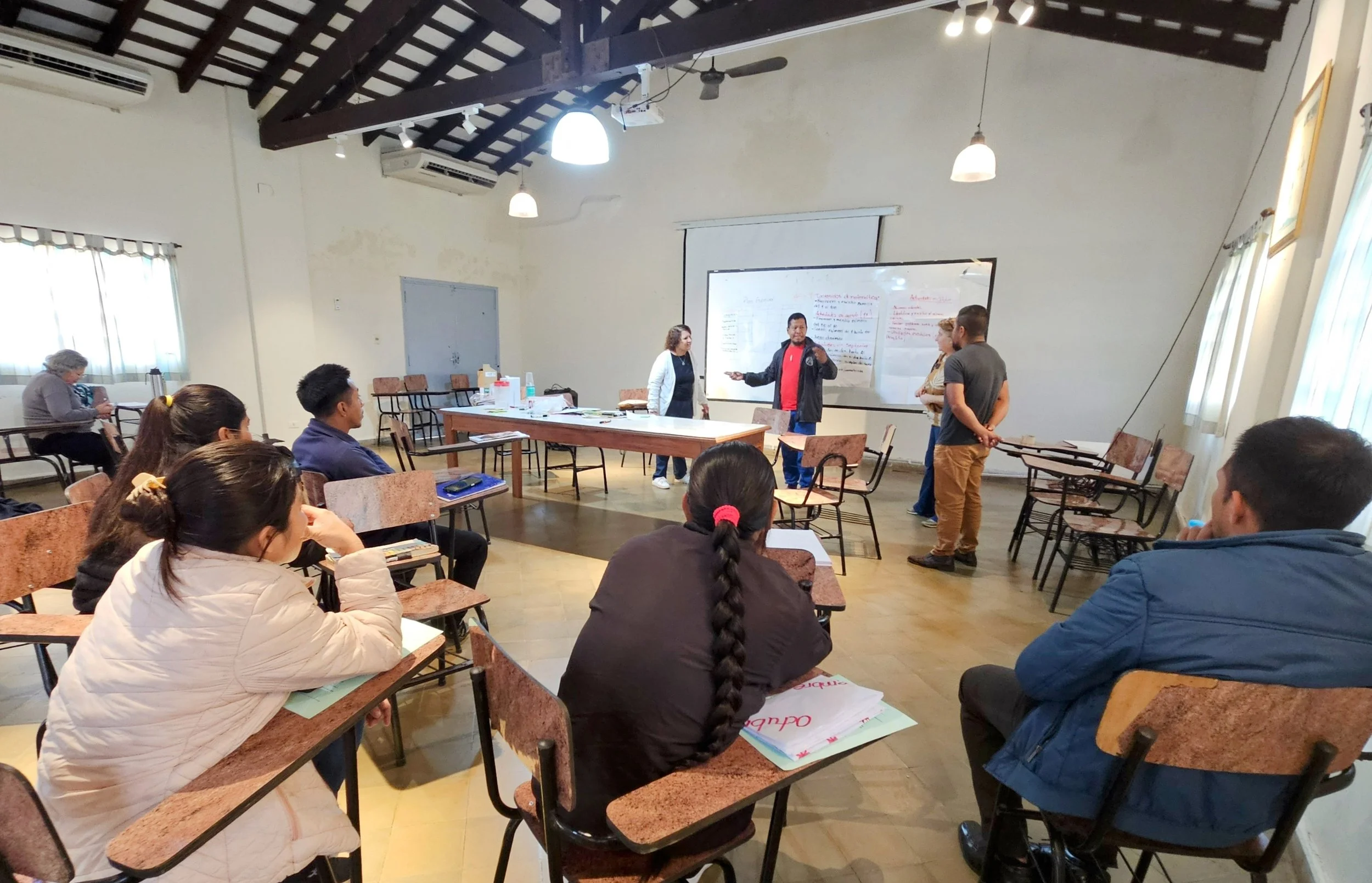 Docentes Aché se capacitan para mejorar la enseñanza en el nivel ...