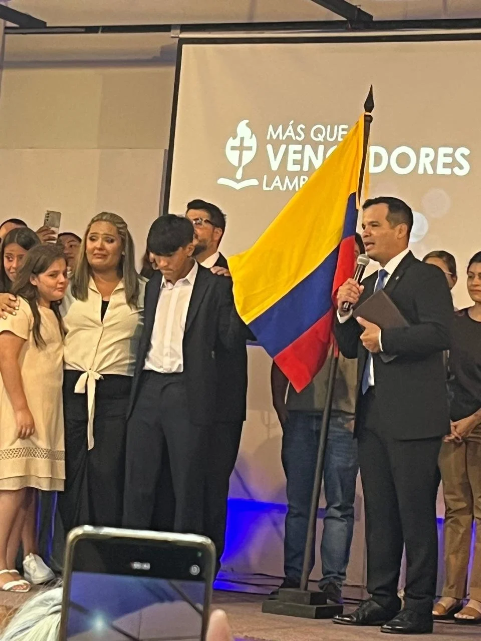 Familia paraguaya enviada a su primer viaje misionero a Colombia